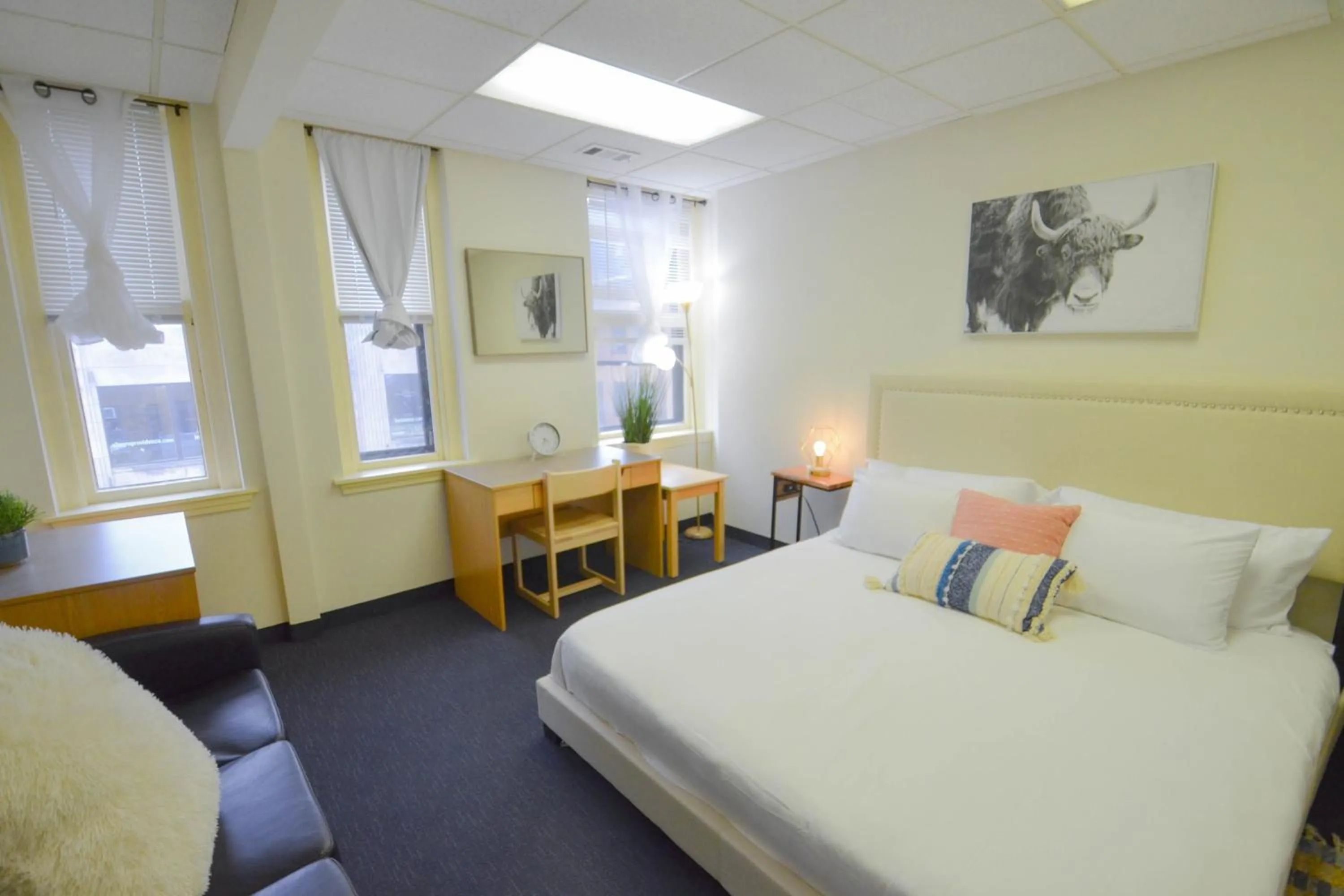 Photo of the whole room in Michie House in College Hill