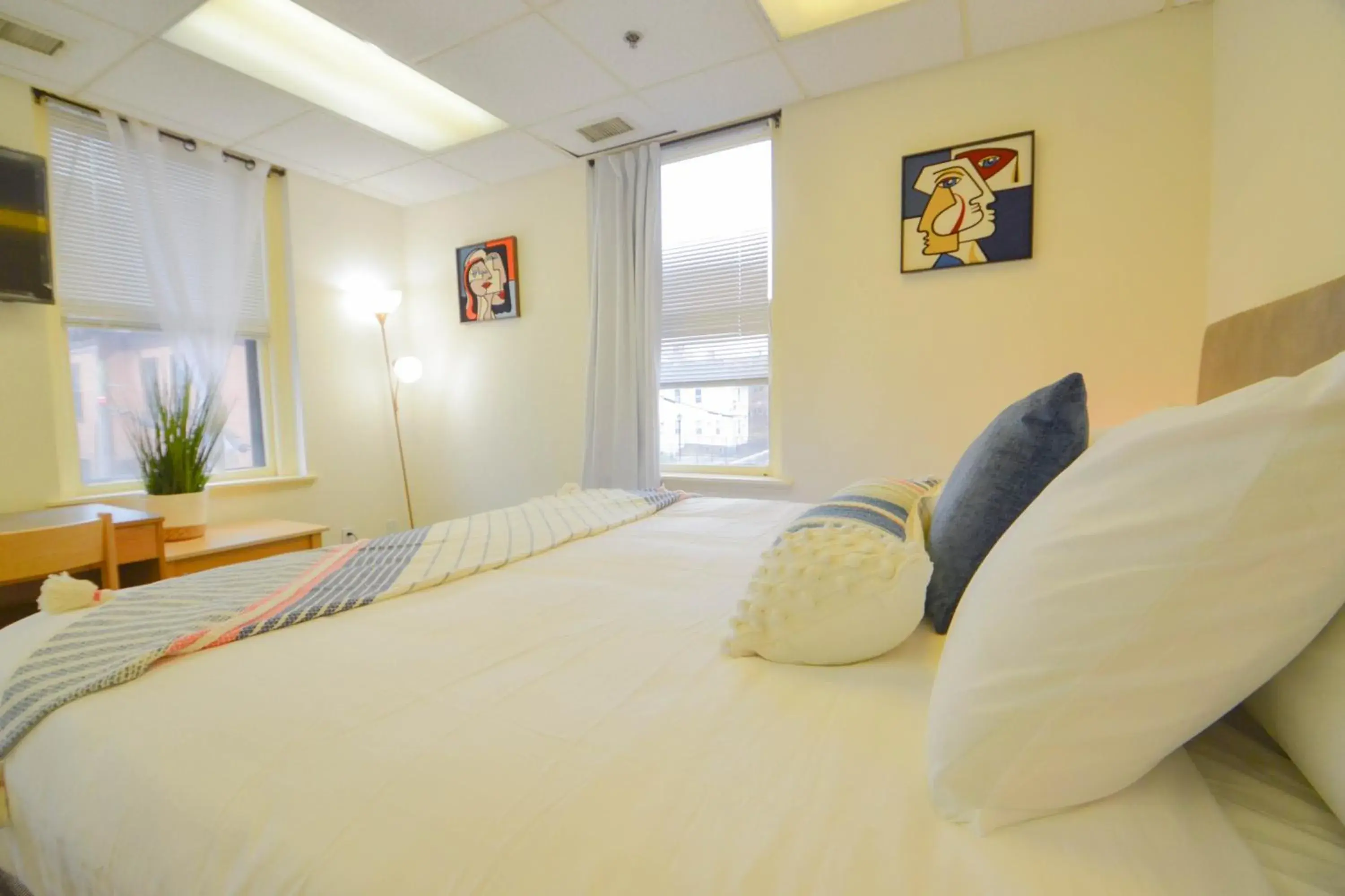 Double Room with Shared Bathroom in Michie House in College Hill Double Room with Shared Bathroom in Michie House in College Hill