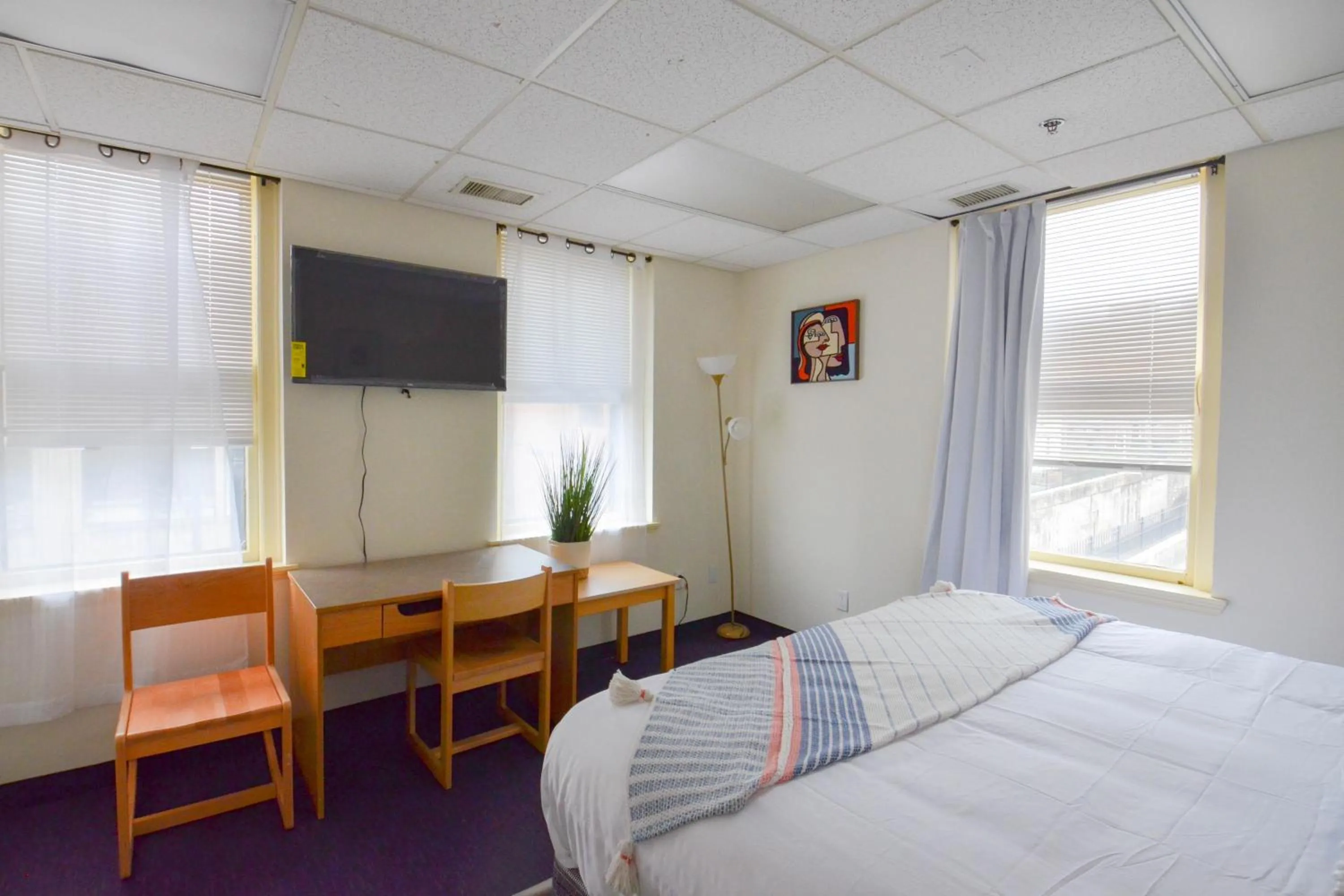 Photo of the whole room in Michie House in College Hill