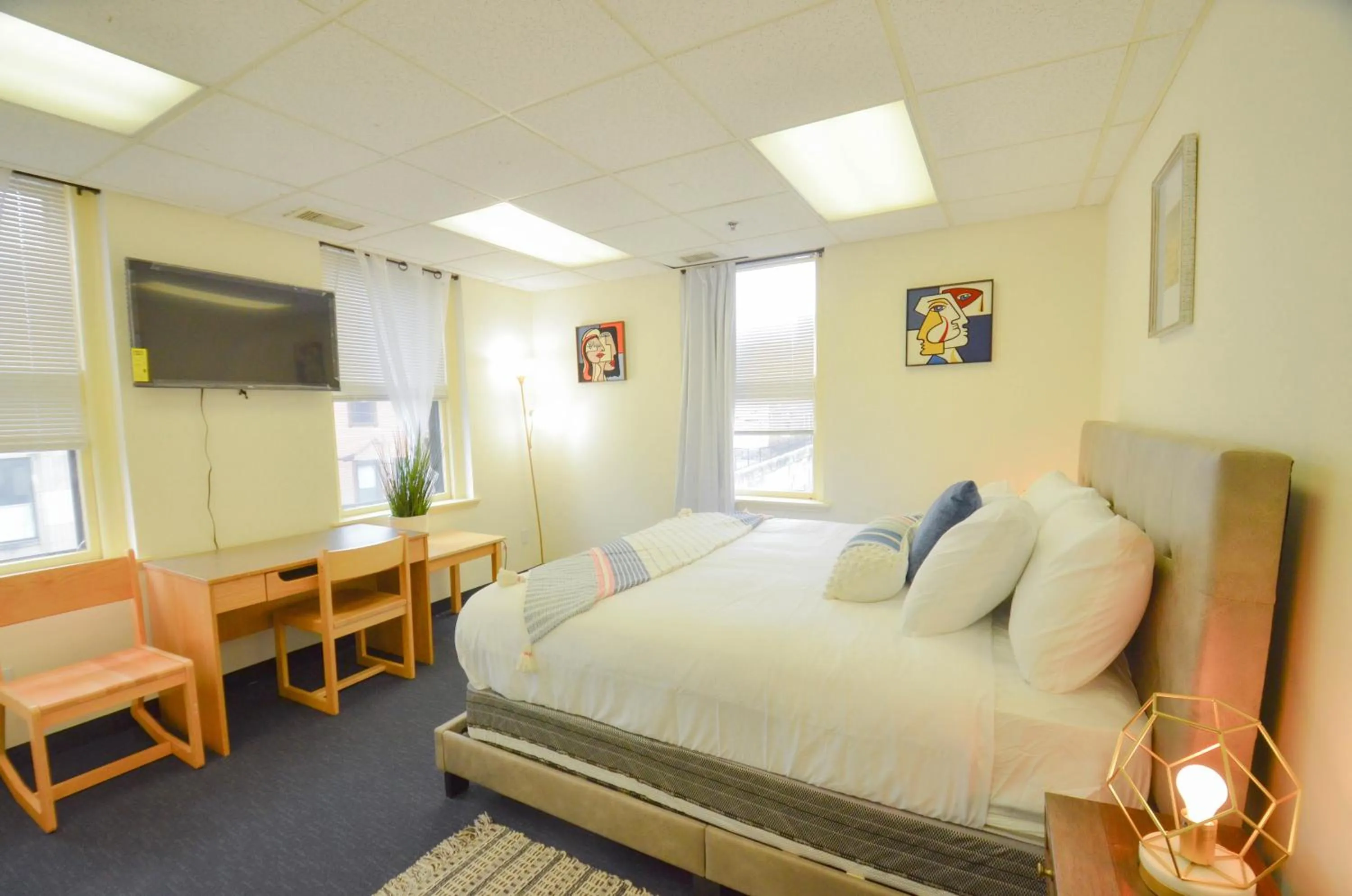 Photo of the whole room in Michie House in College Hill