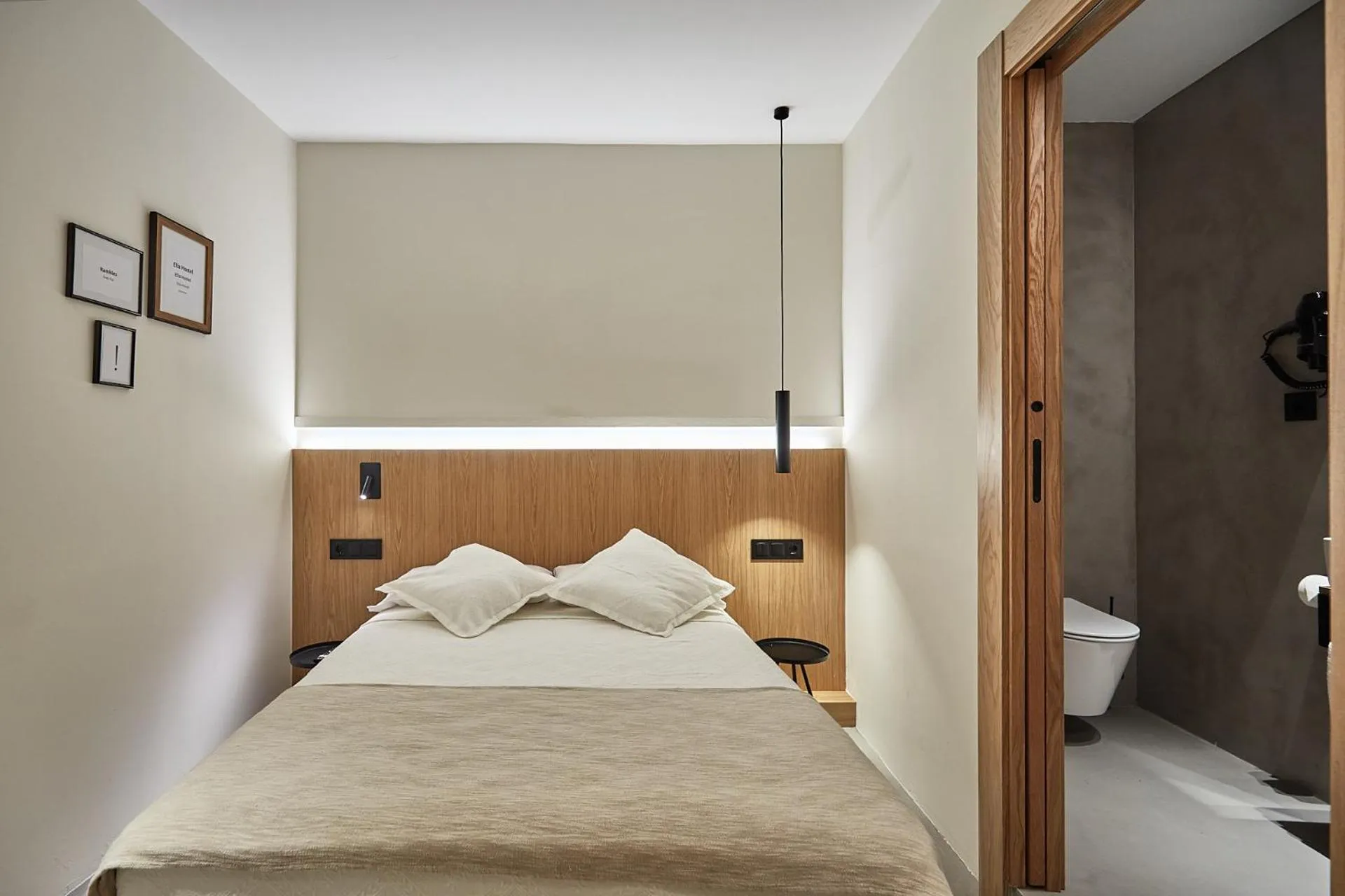 Photo of the whole room, Bed in Ella Hostel Ramblas