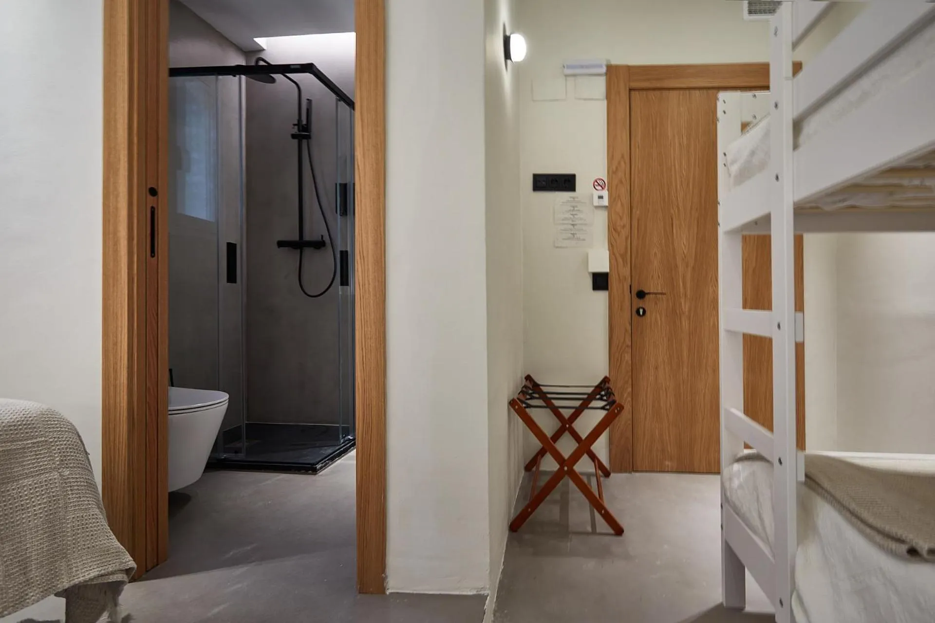 Bathroom in Ella Hostel Ramblas