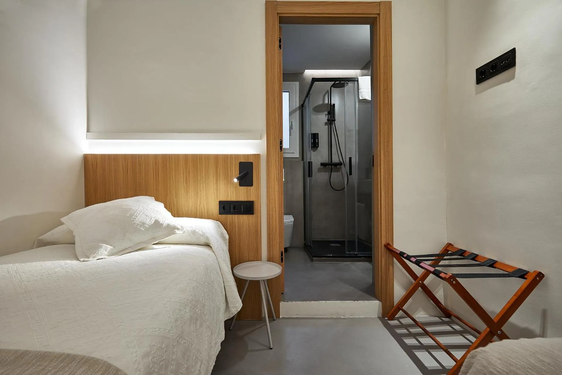 Photo of the whole room, Bed in Ella Hostel Ramblas