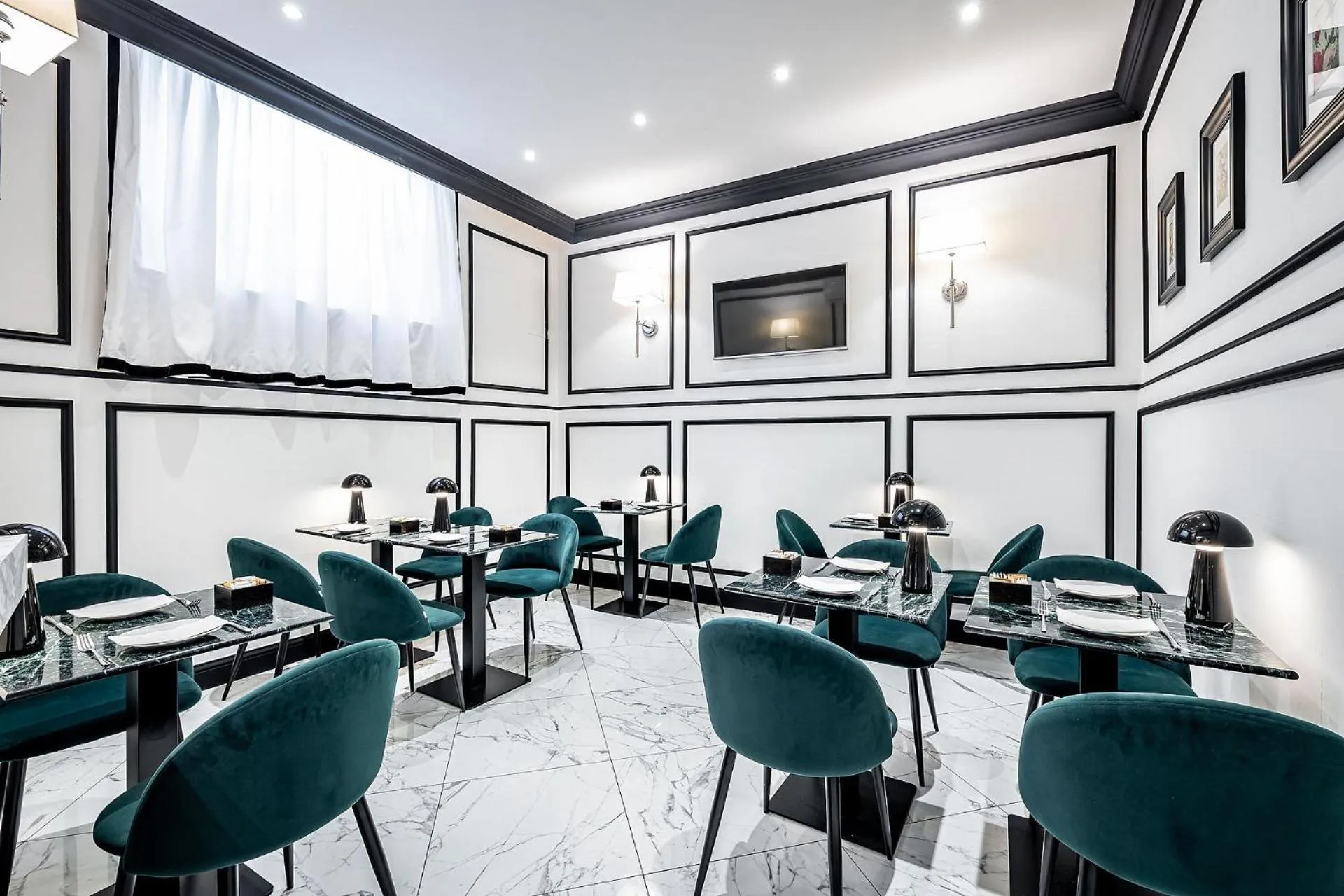 Restaurant/places to eat in Hotel Ungherese Small Luxury Hotel