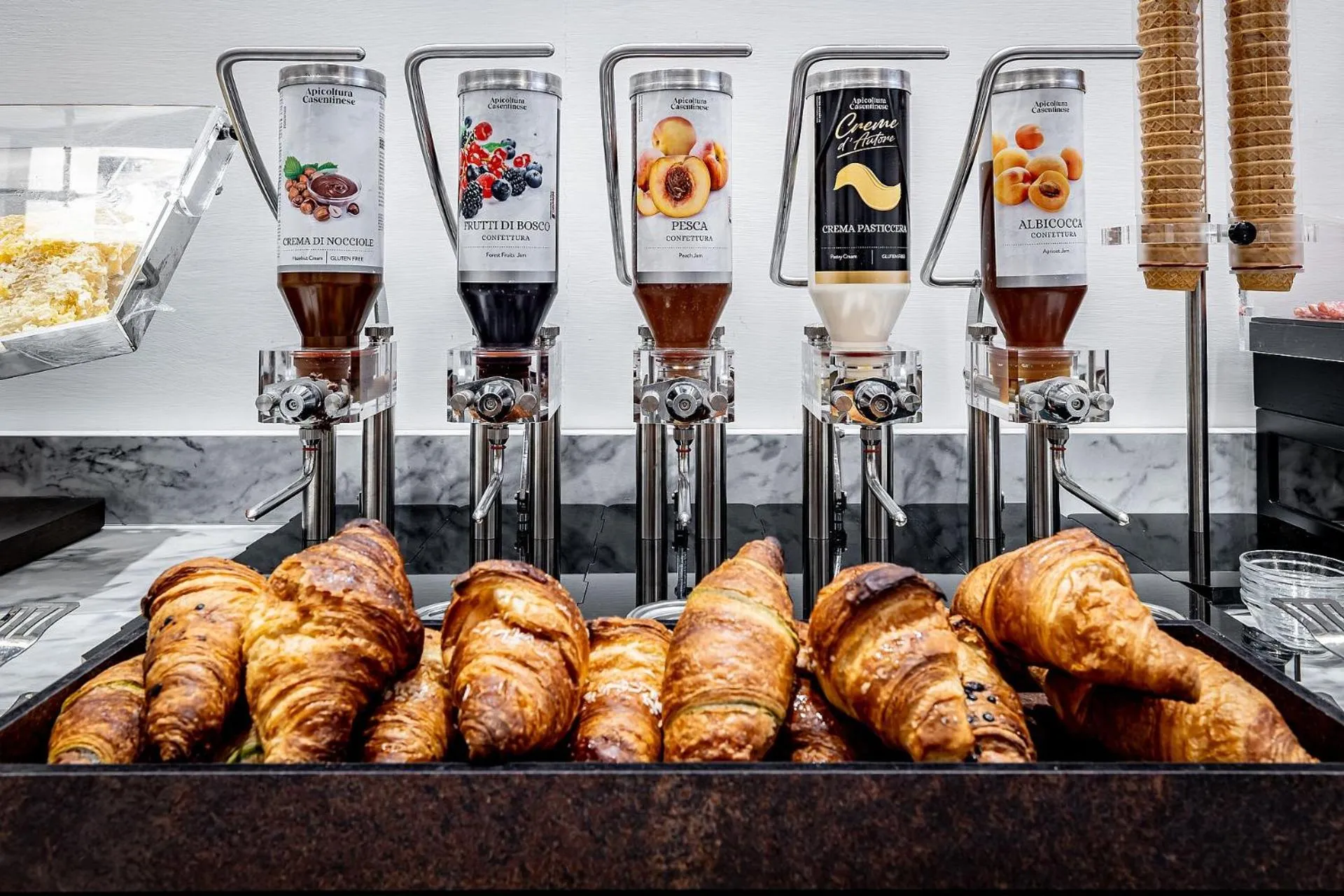 Food and drinks in Hotel Ungherese Small Luxury Hotel