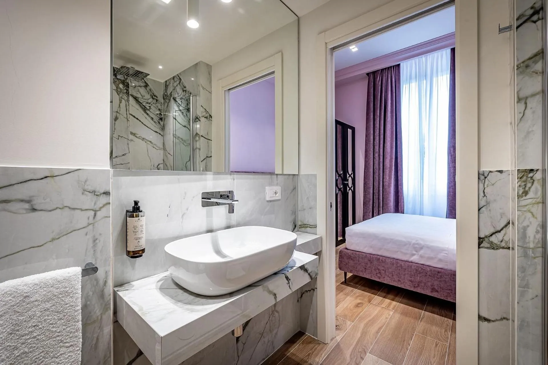 Toilet, Bed in Hotel Ungherese Small Luxury Hotel