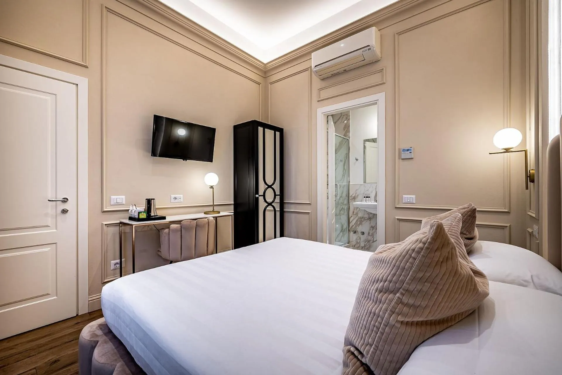 Bed in Hotel Ungherese Small Luxury Hotel