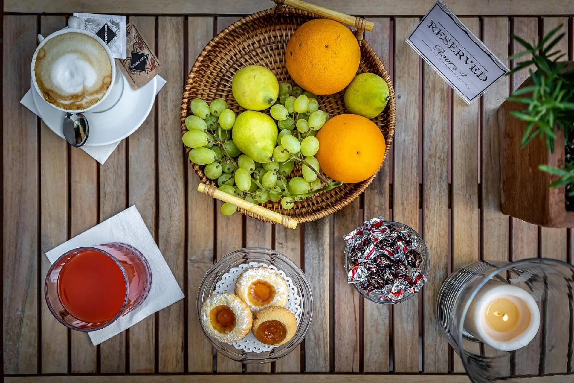 Food and drinks in Hotel Ungherese Small Luxury Hotel