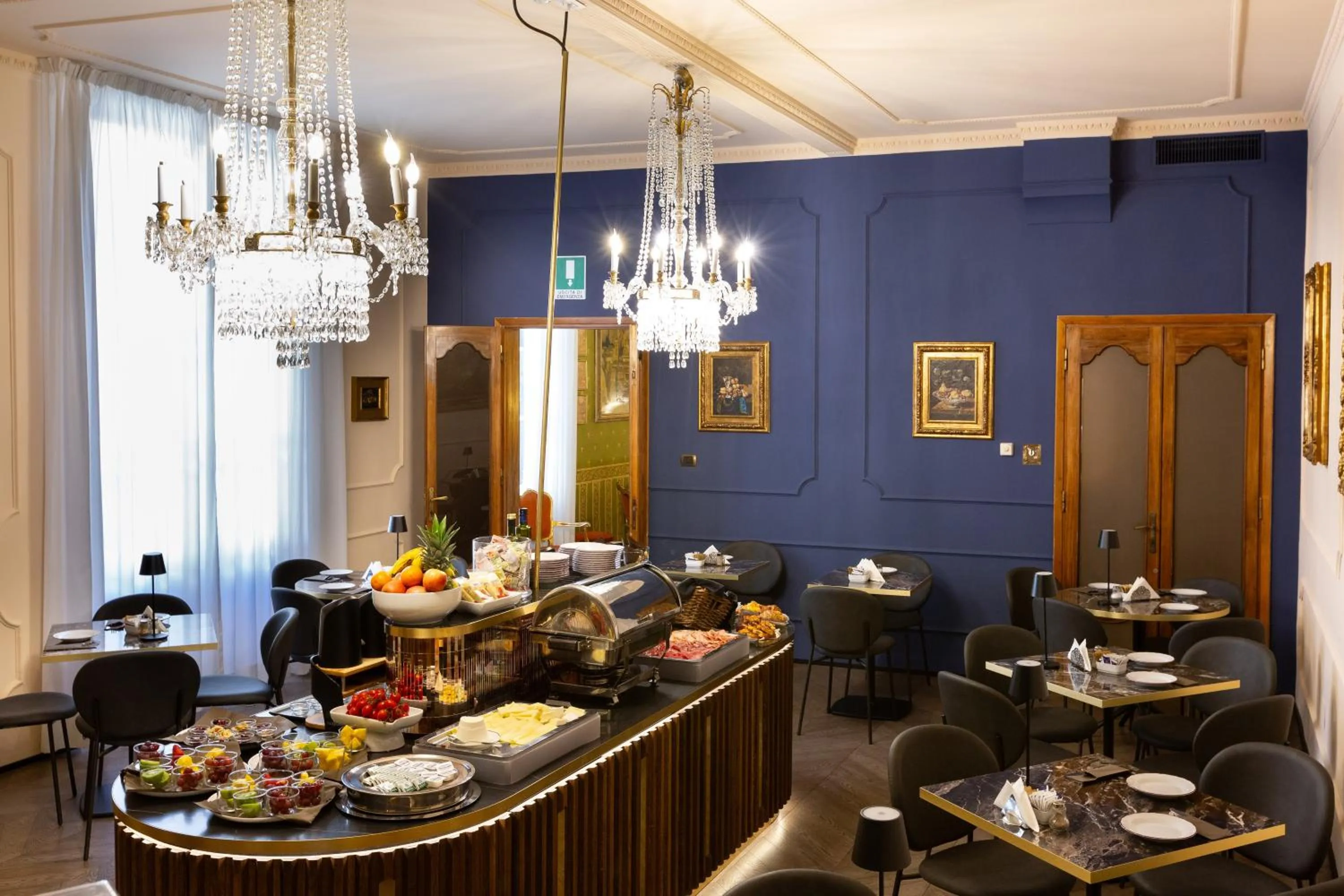 Buffet breakfast in Hotel Silla