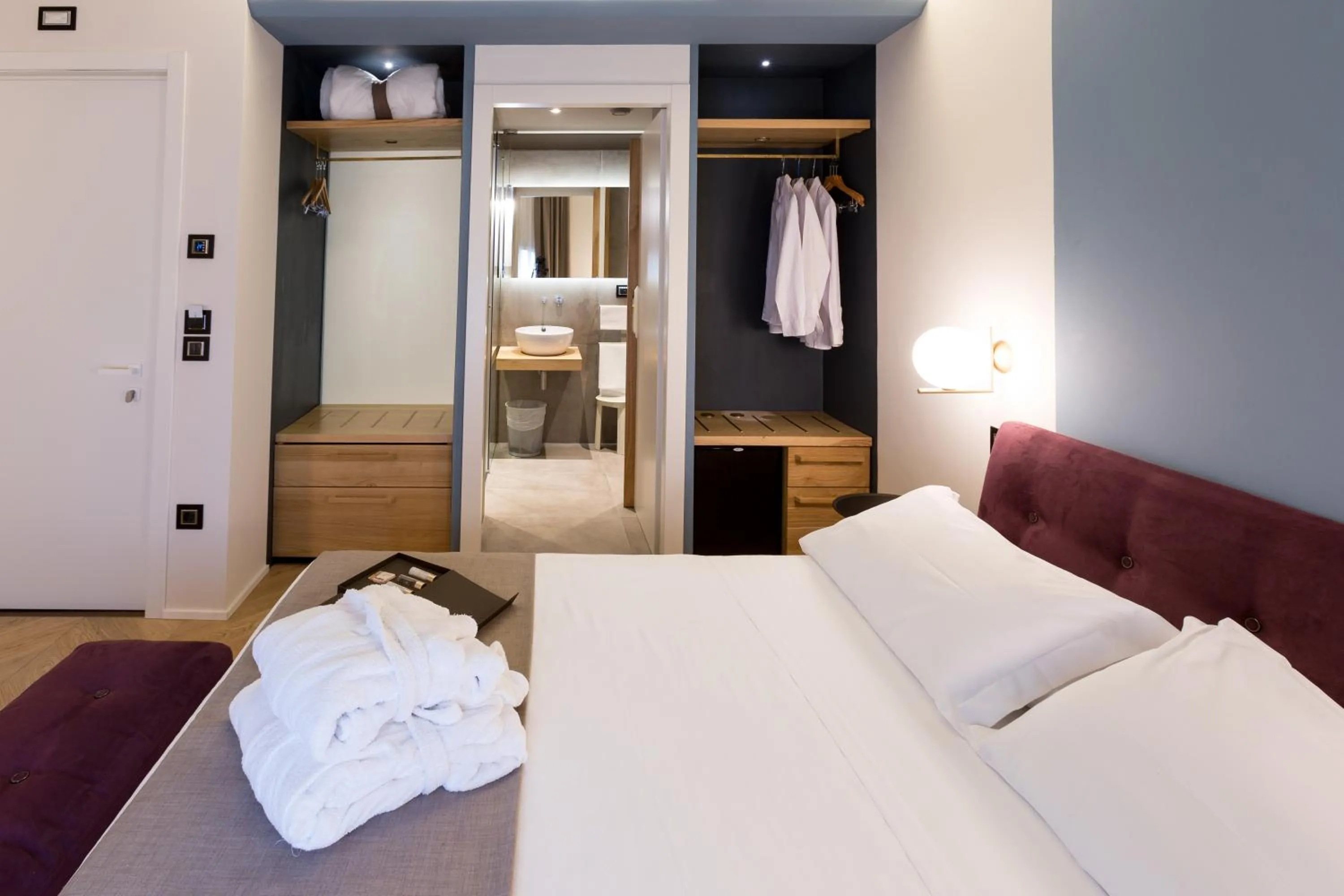 Photo of the whole room, Bed in Hotel Silla