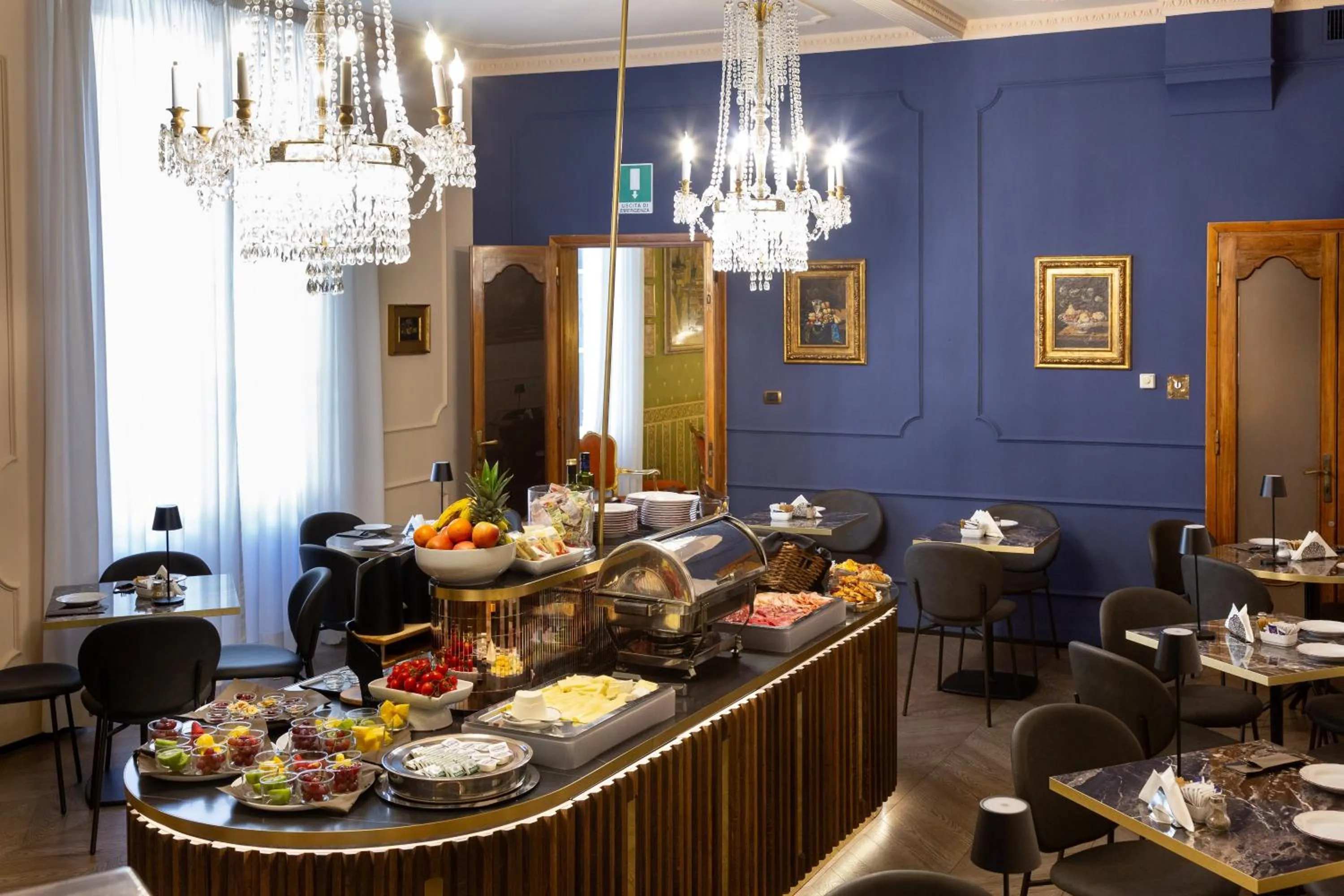 Buffet breakfast in Hotel Silla