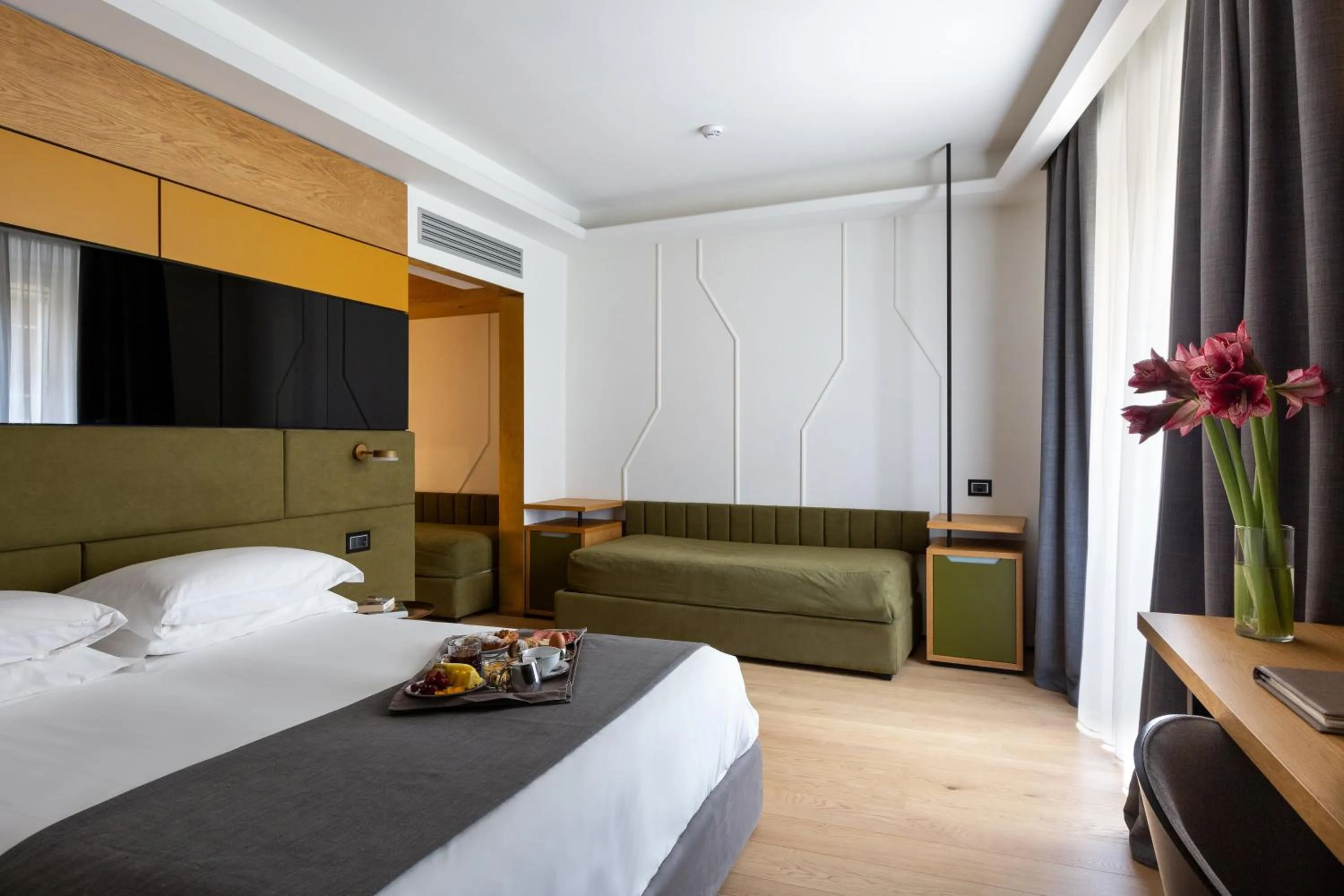 Photo of the whole room, Bed in Hotel Silla