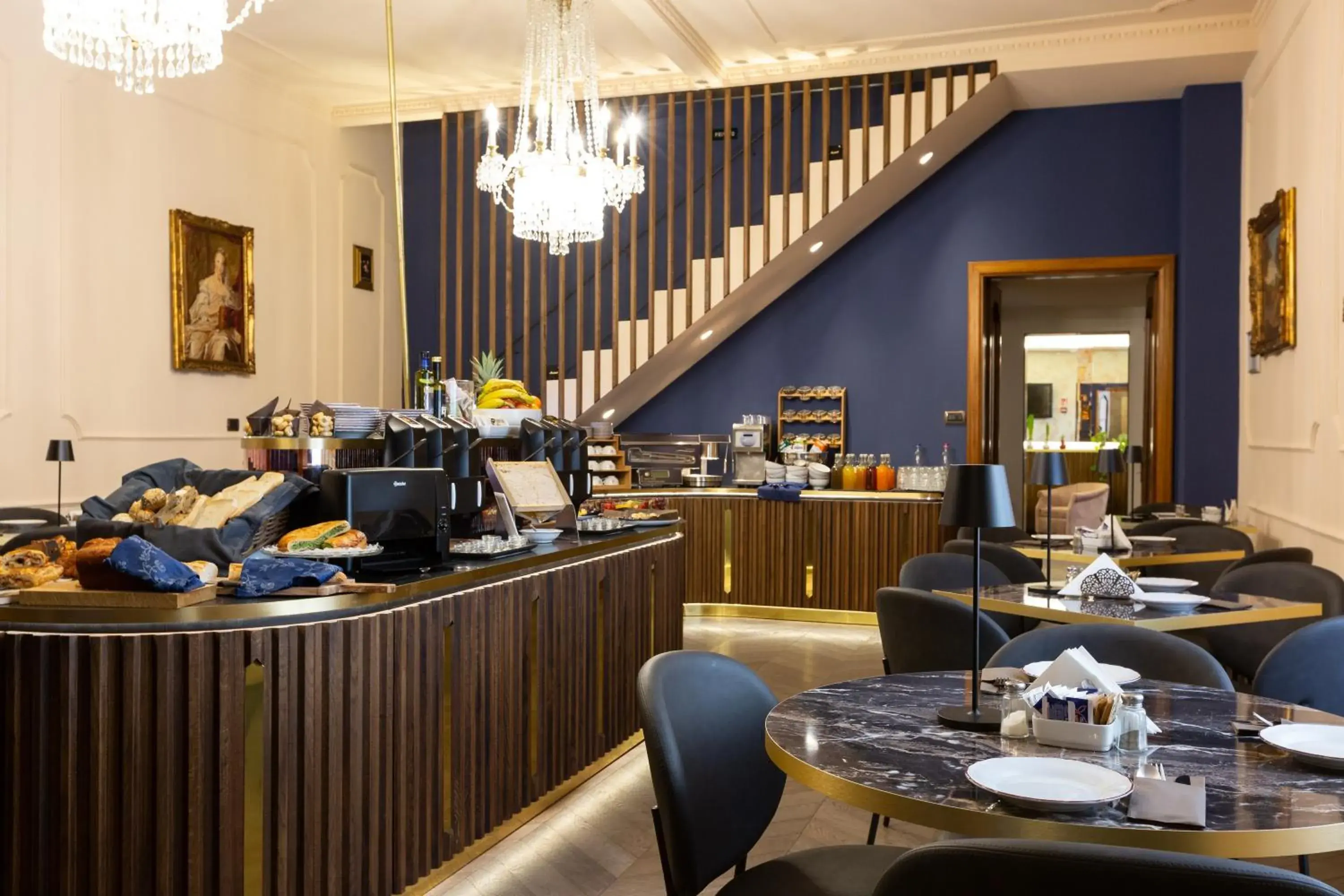 Restaurant/places to eat in Hotel Silla Restaurant/places to eat in Hotel Silla