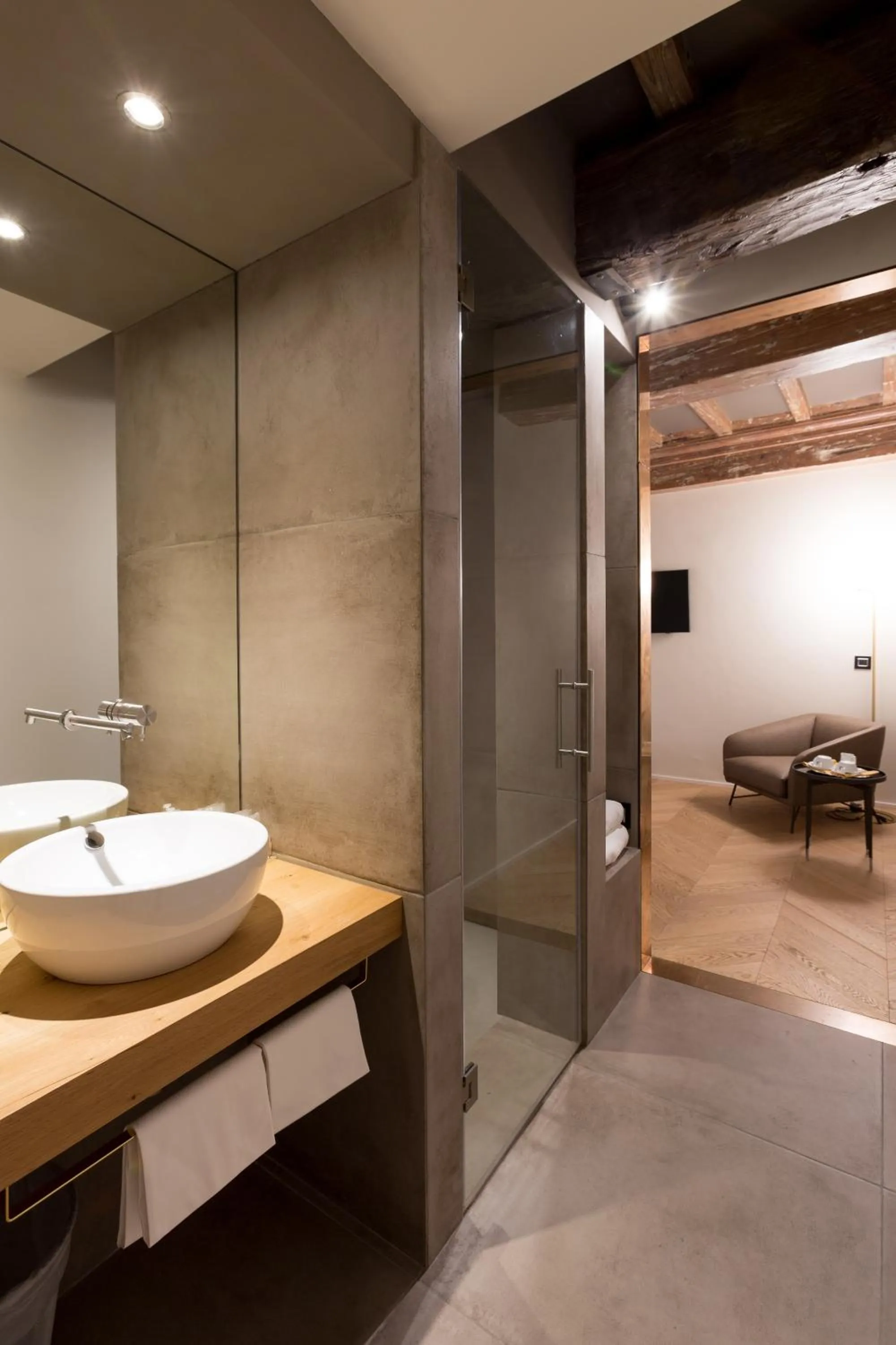 Bathroom in Hotel Silla