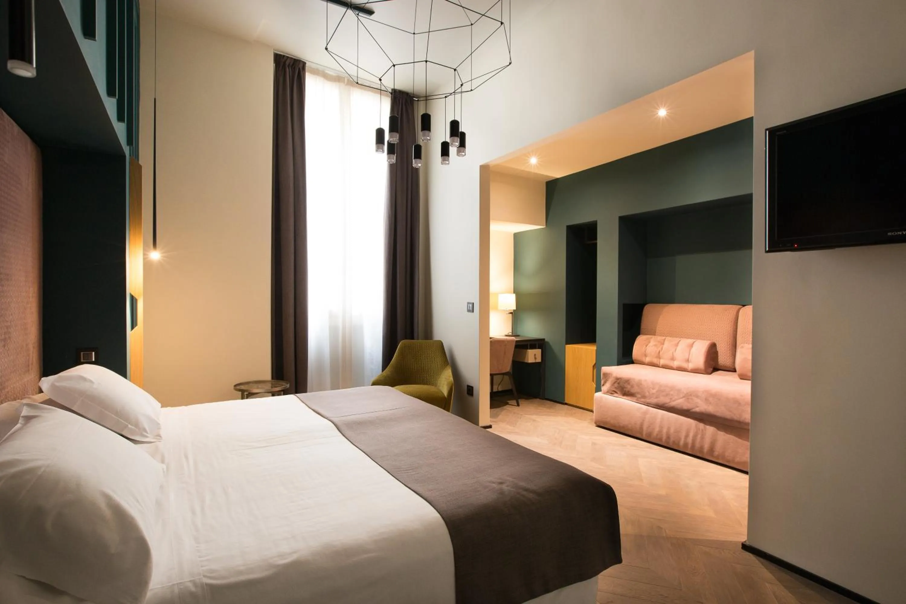 Photo of the whole room, Bed in Hotel Silla