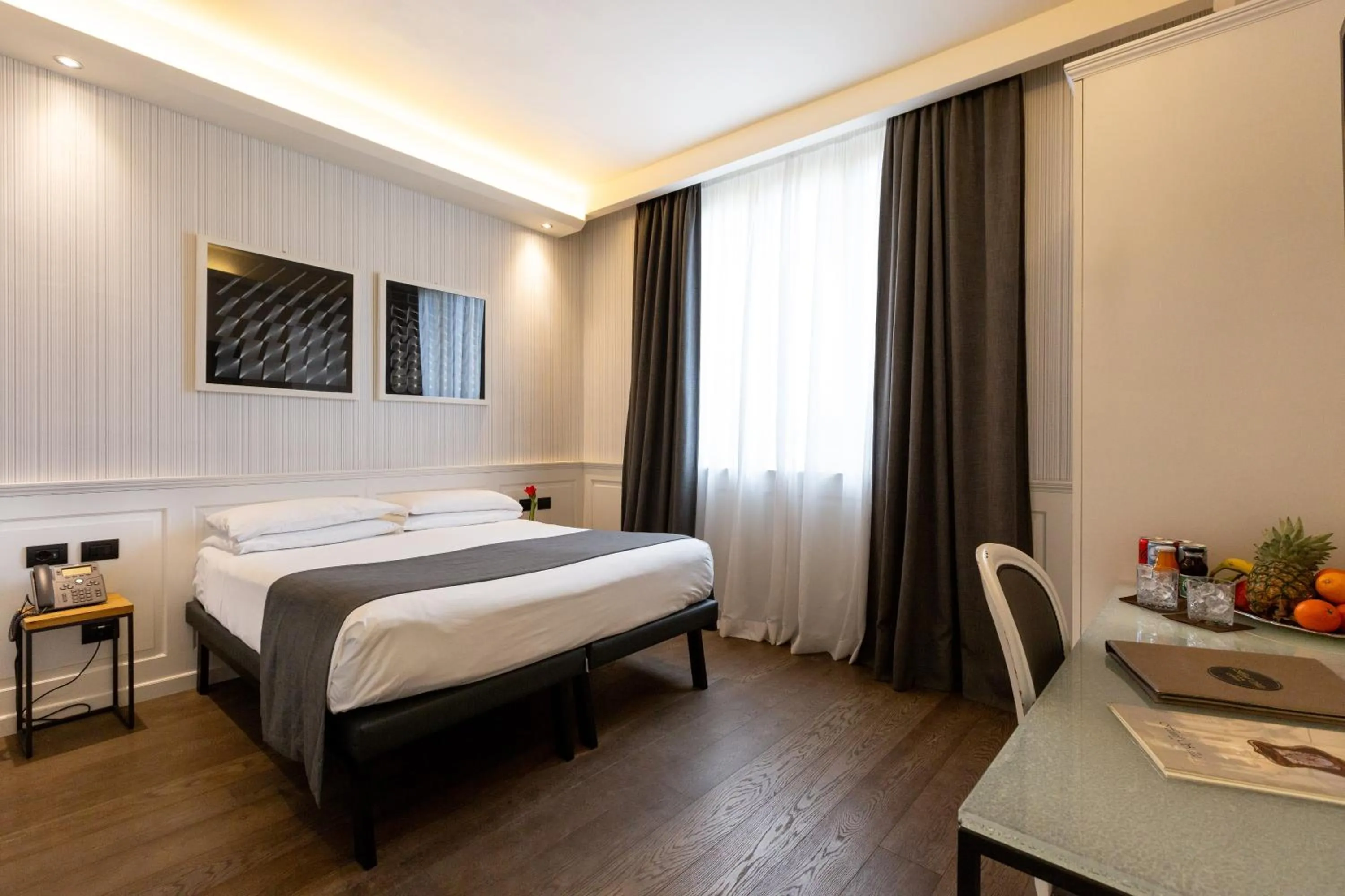 Photo of the whole room, Bed in Hotel Silla