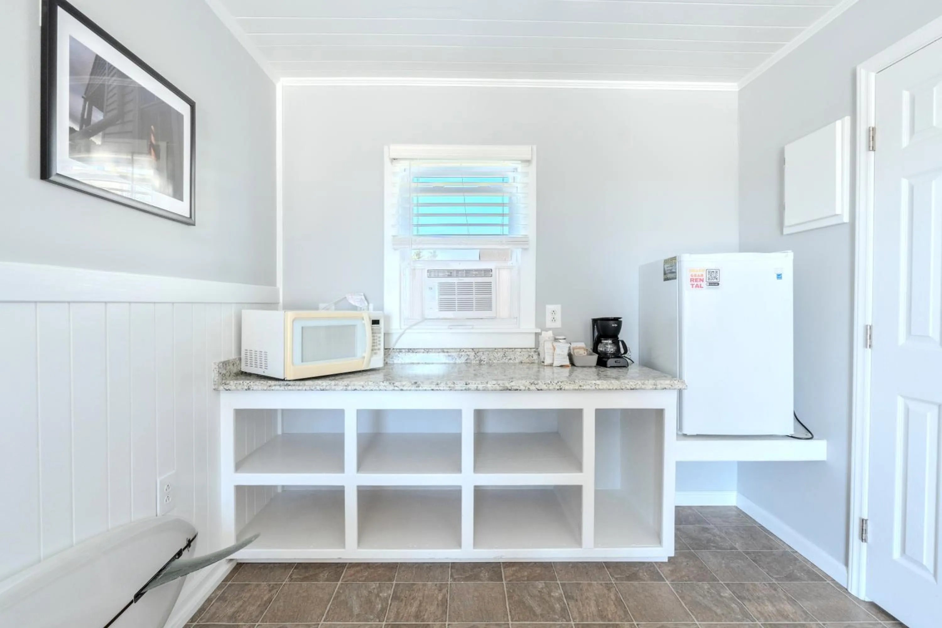 minibar in Tower Circle Motel