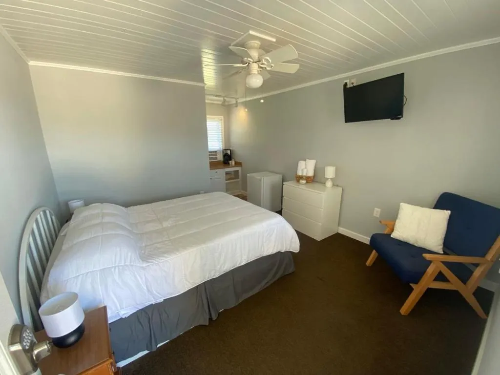 Bed in Tower Circle Motel