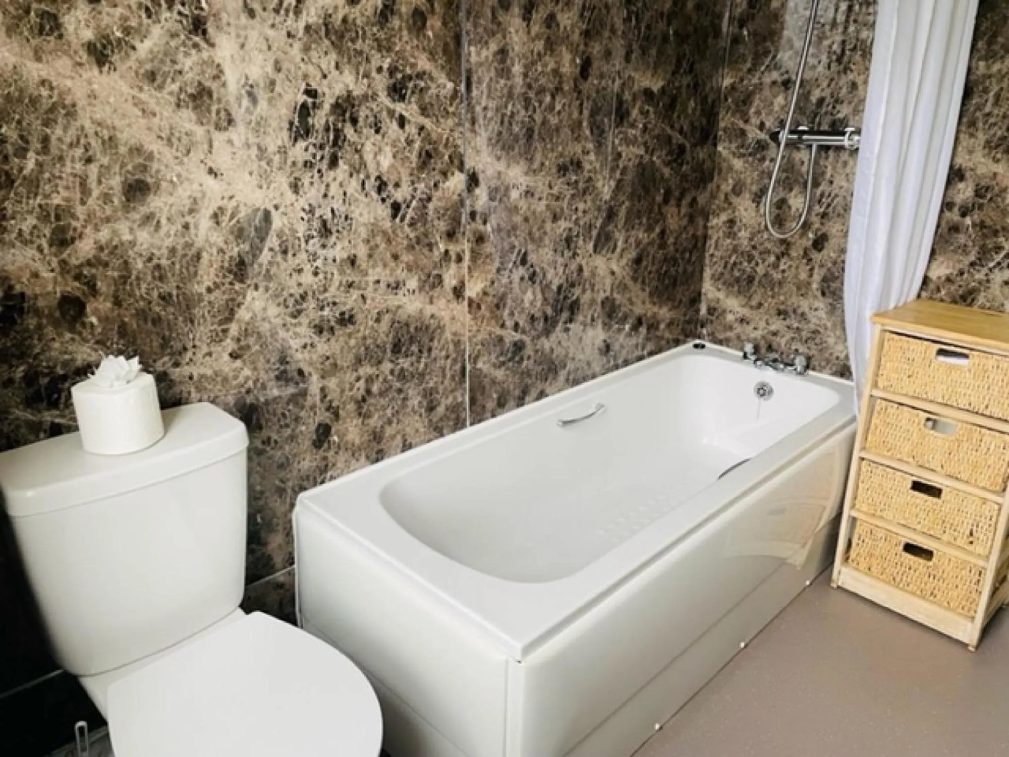 Bedroom in Prince Llewelyn Hotel