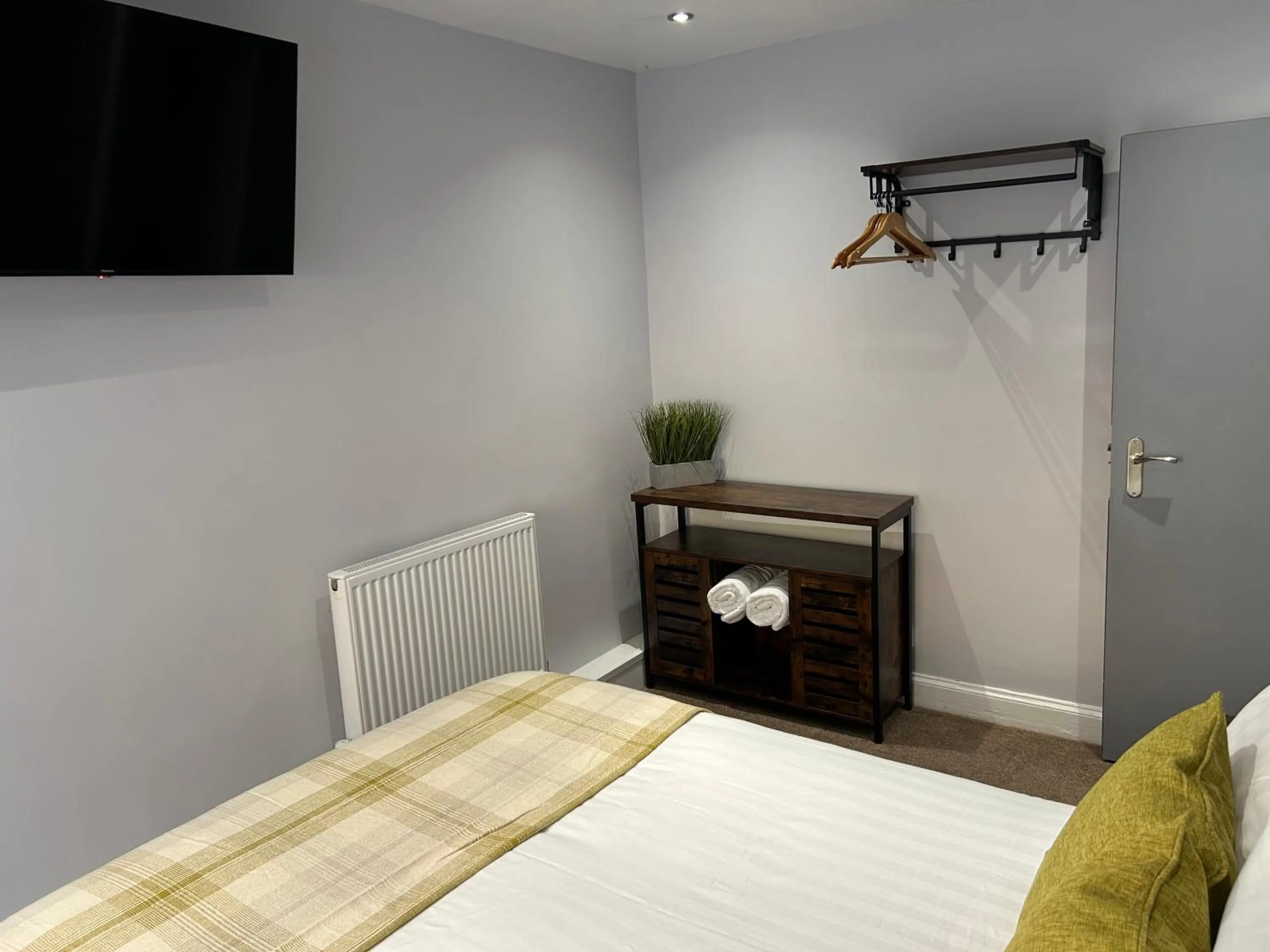 Bed in Prince Llewelyn Hotel