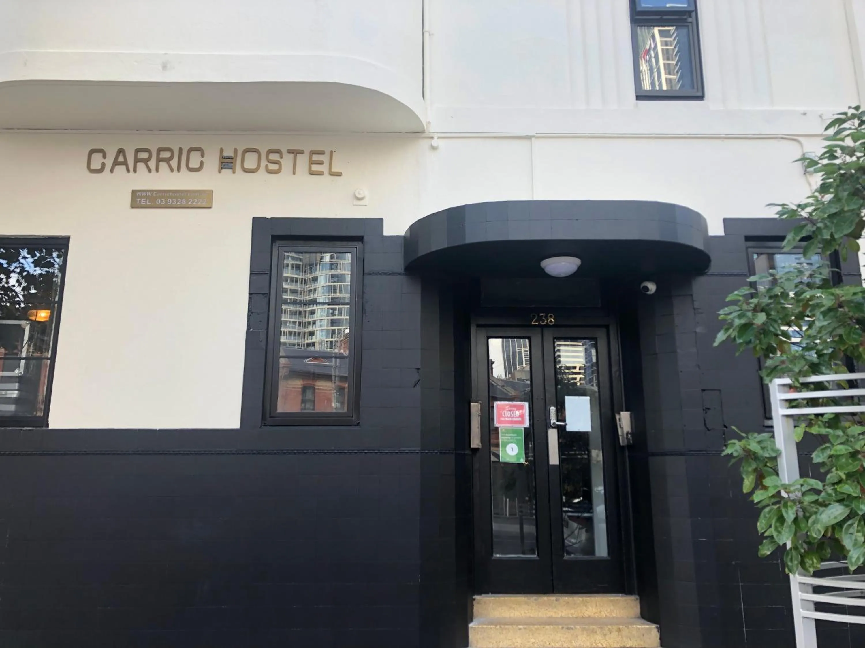 Facade/entrance in CarricHostel