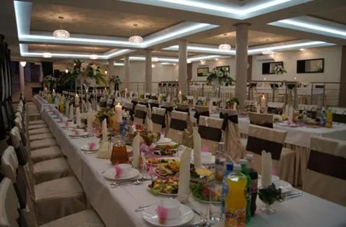 Restaurant/places to eat in Motel-Restauracja Ballaton