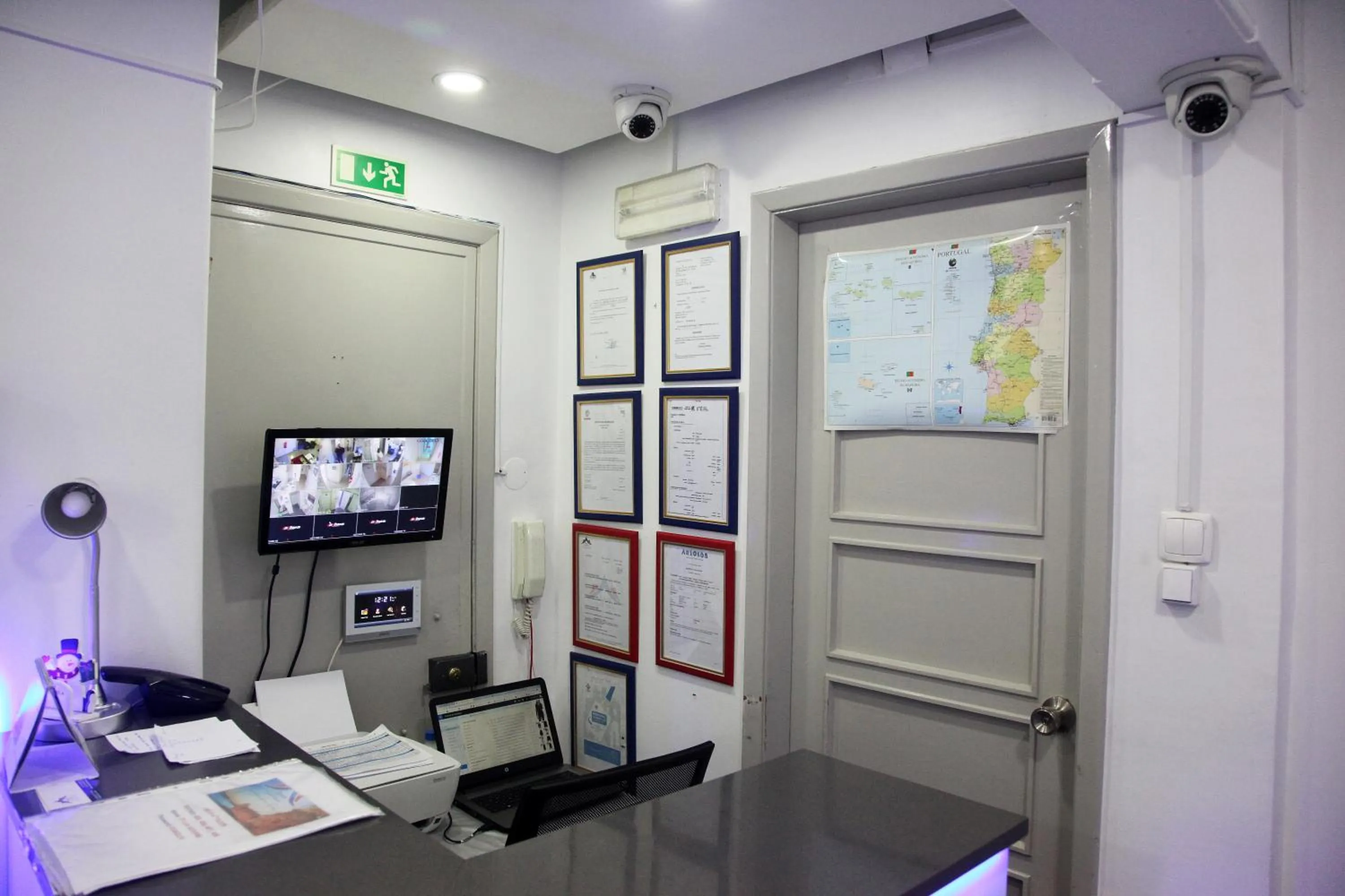 Lobby or reception in Lisbon Suite Home