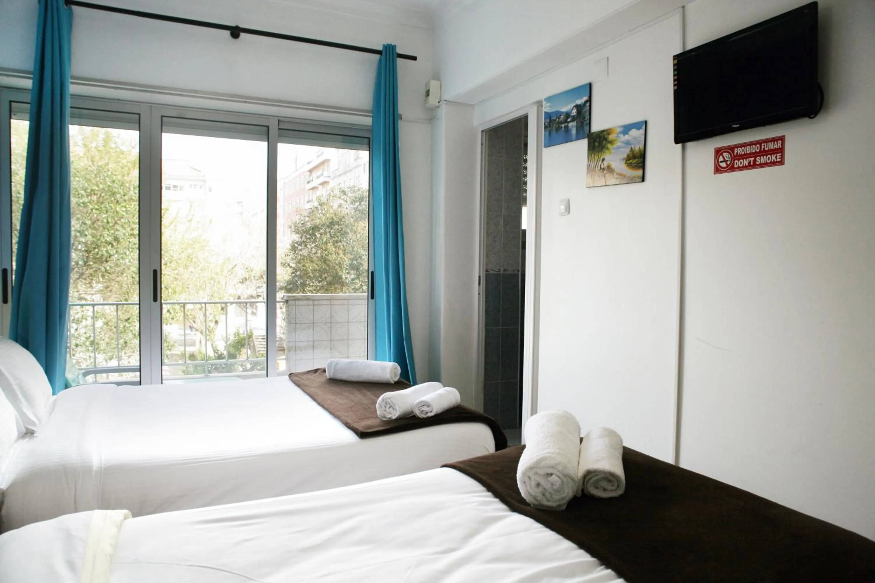 Bed in Lisbon Suite Home