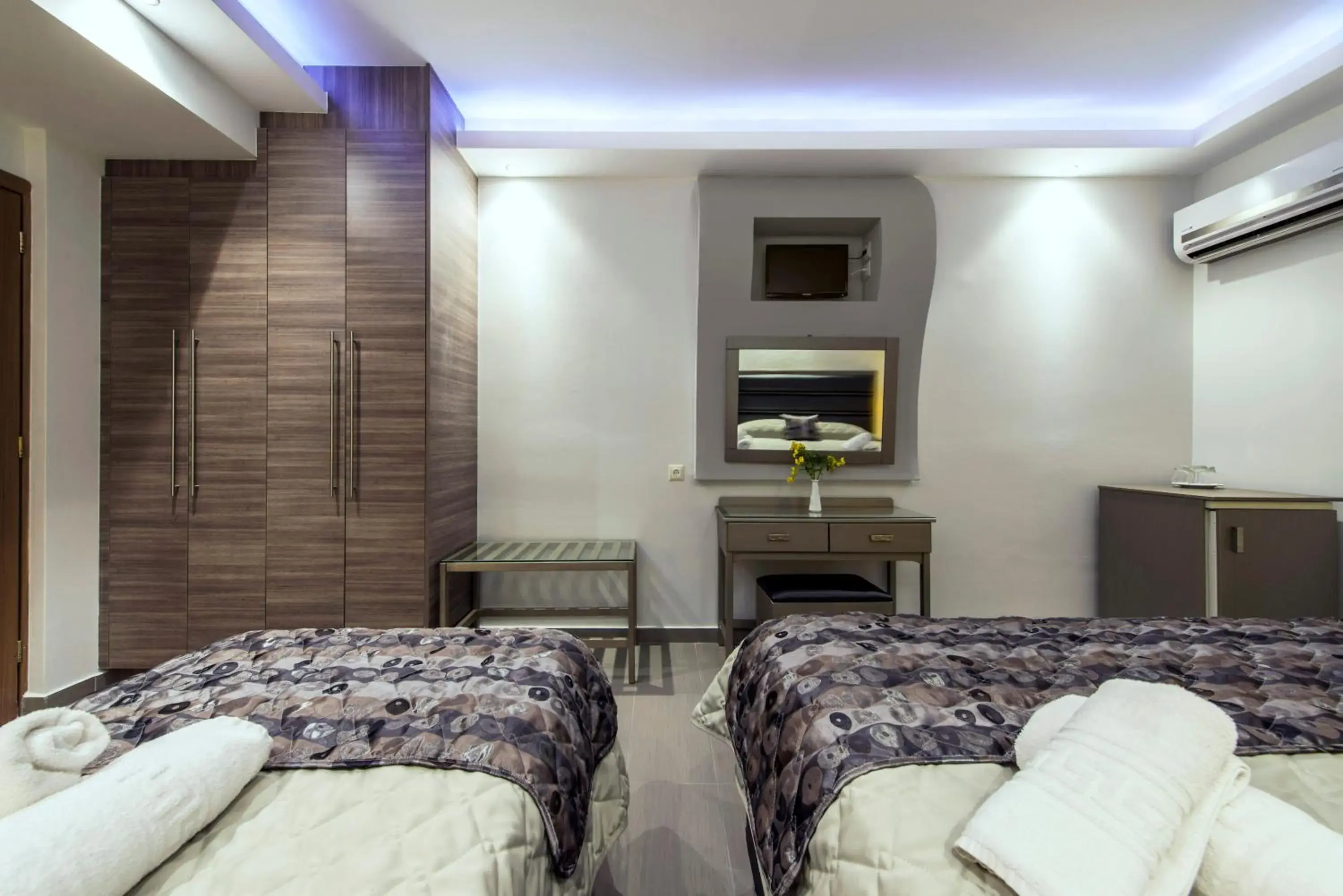 Superior Triple Room in Pirofani Superior Triple Room in Pirofani