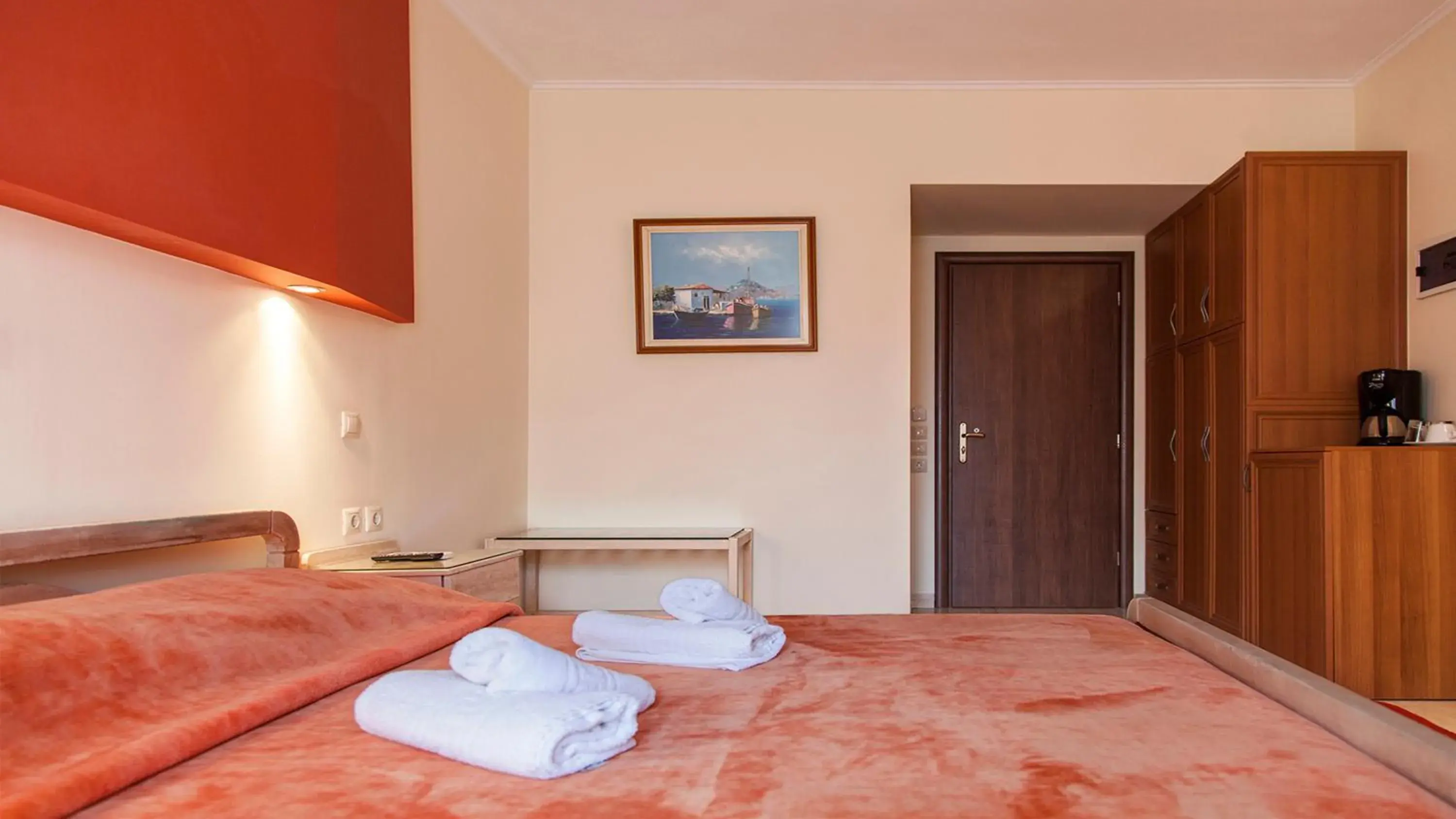 Standard Triple Room in Pirofani Standard Triple Room in Pirofani
