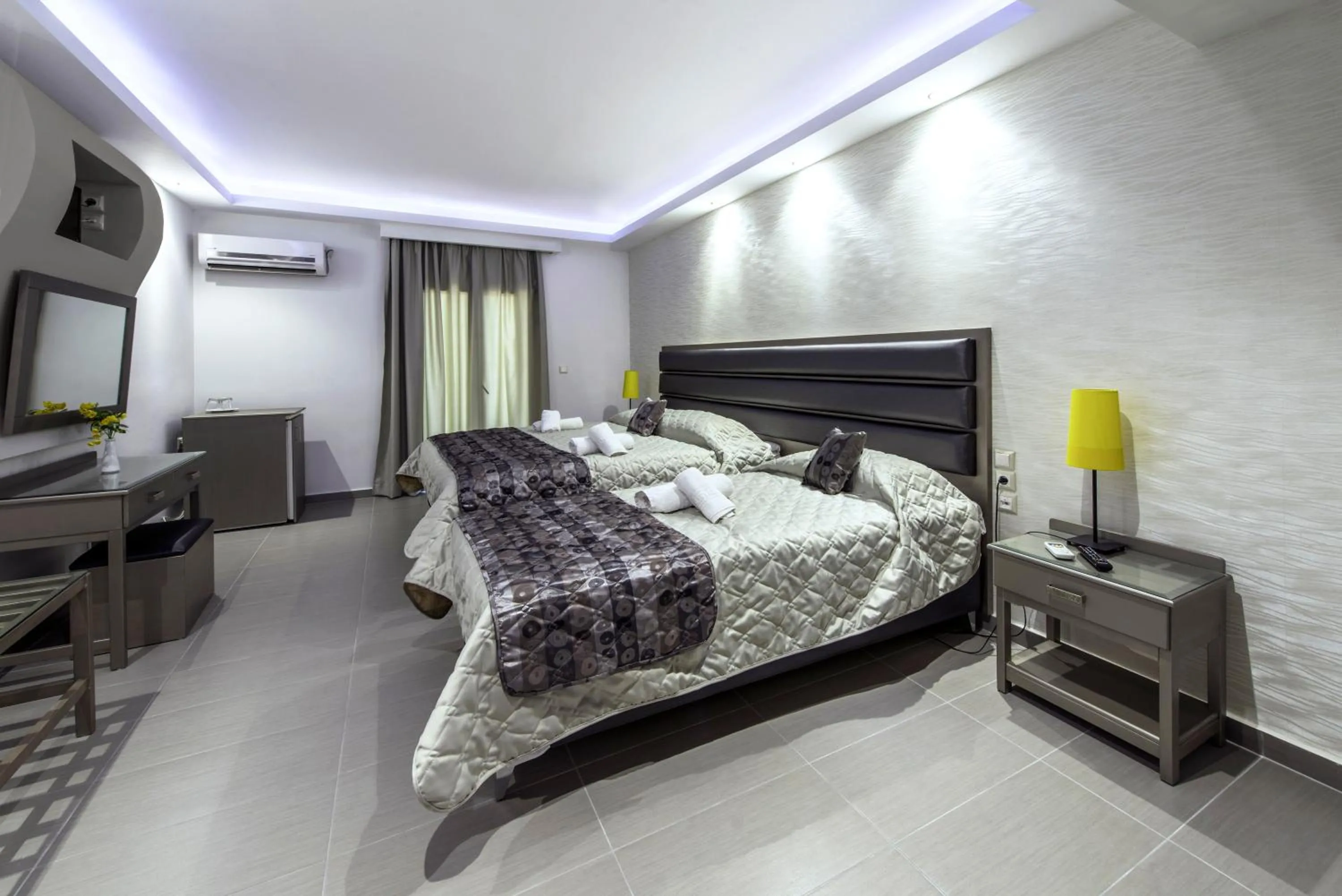 Photo of the whole room, Bed in Pirofani