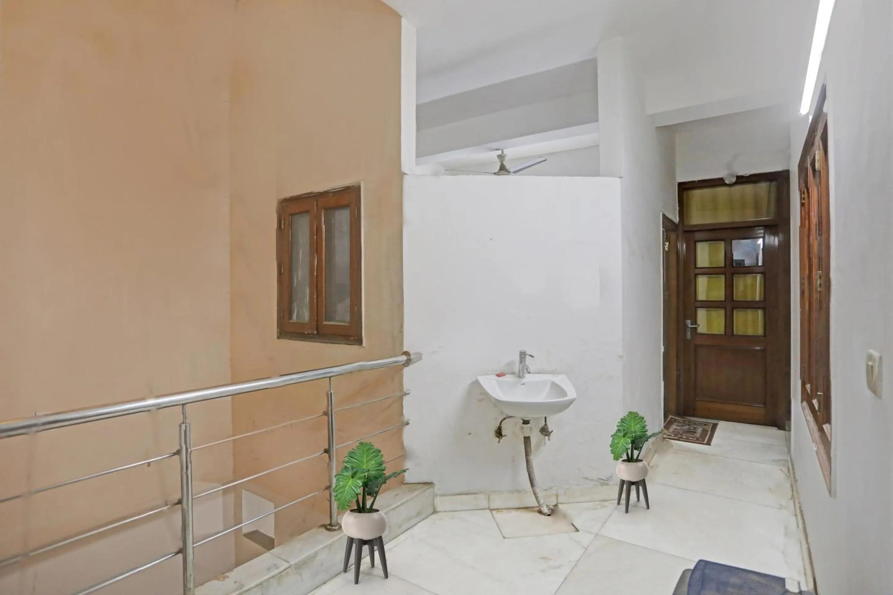 Lobby or reception in Hotel O Premium Stay Near Dlf Avenue Saket