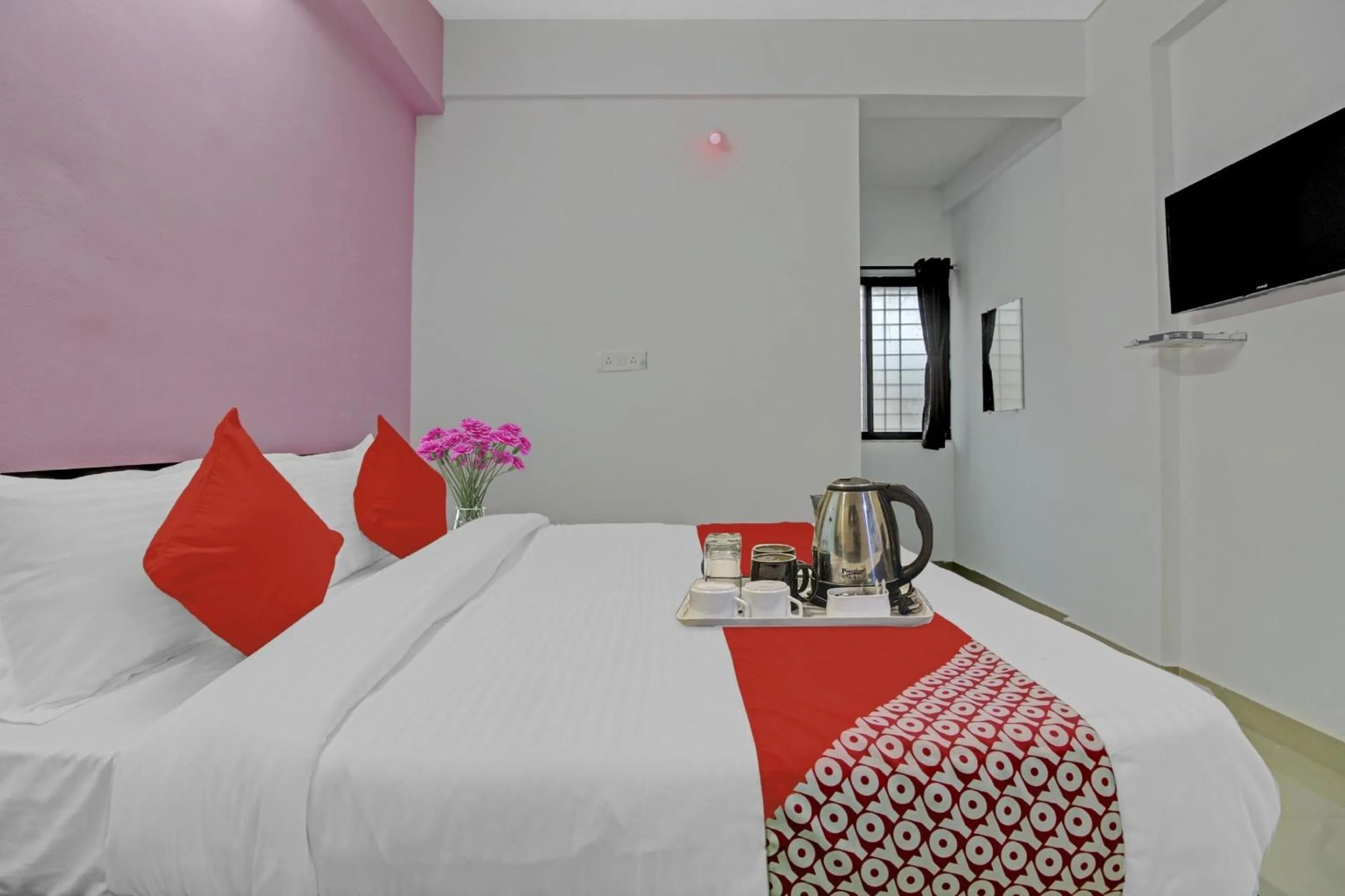 Bedroom, Bed in Hotel O Western Avenue Pune Formerly Happy Stay