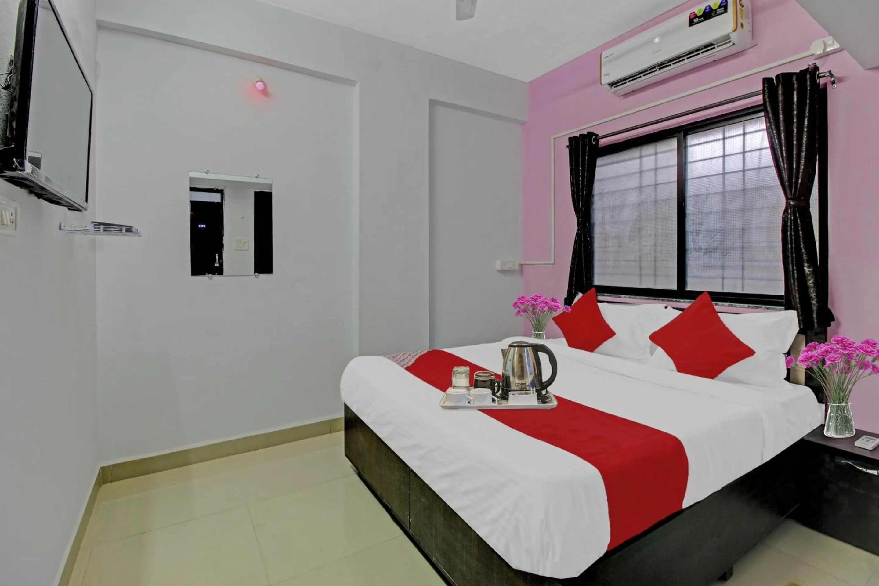 Bedroom, Bed in Hotel O Western Avenue Pune Formerly Happy Stay