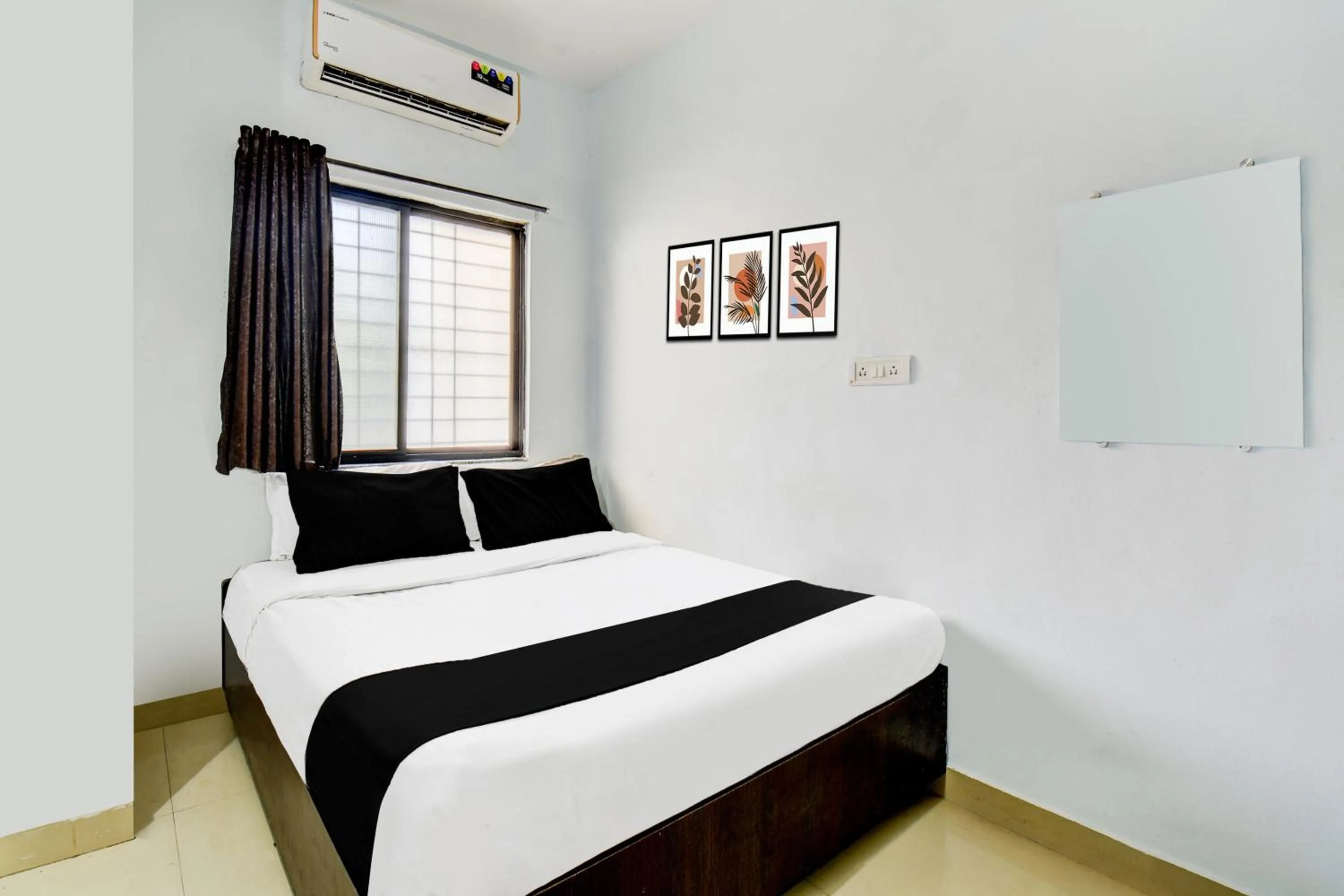 Bedroom, Bed in Hotel O Western Avenue Pune Formerly Happy Stay
