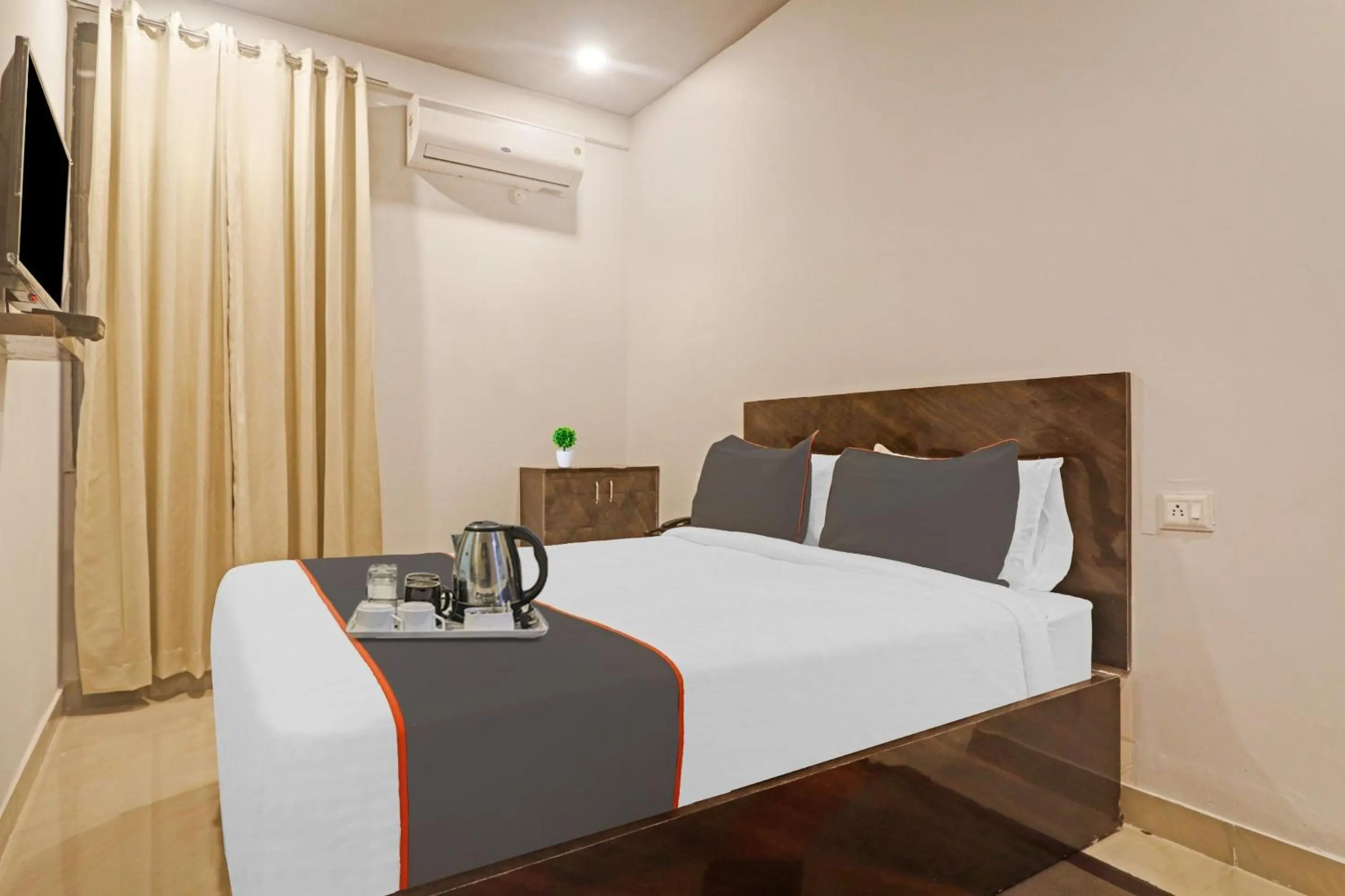 Bedroom, Bed in Super Townhouse RCC Pristine