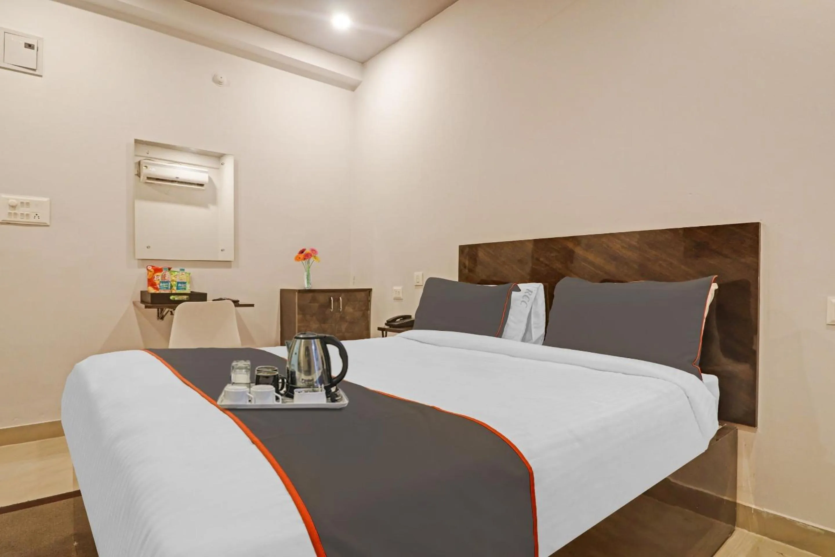 Bedroom, Bed in Super Townhouse RCC Pristine