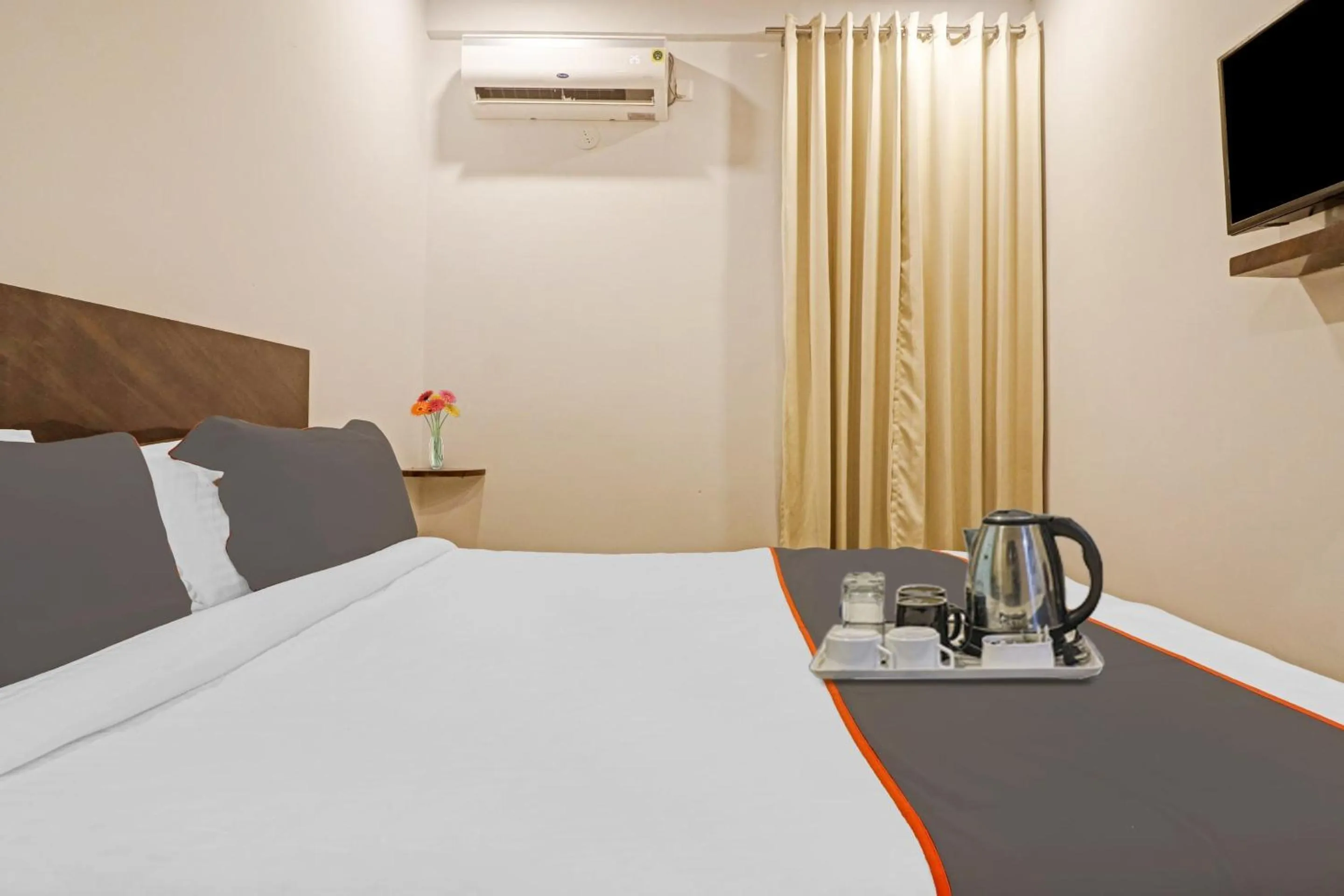 Bedroom, Bed in Super Townhouse RCC Pristine