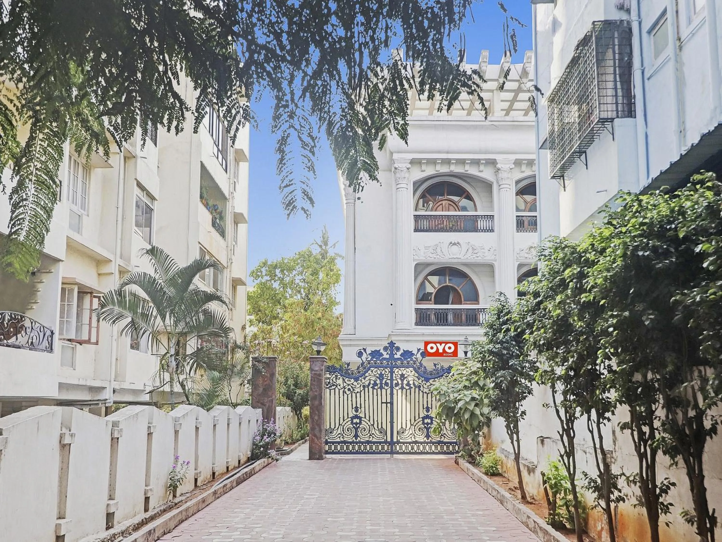 Facade/entrance in Super Hotel O Alpine Glow Crest