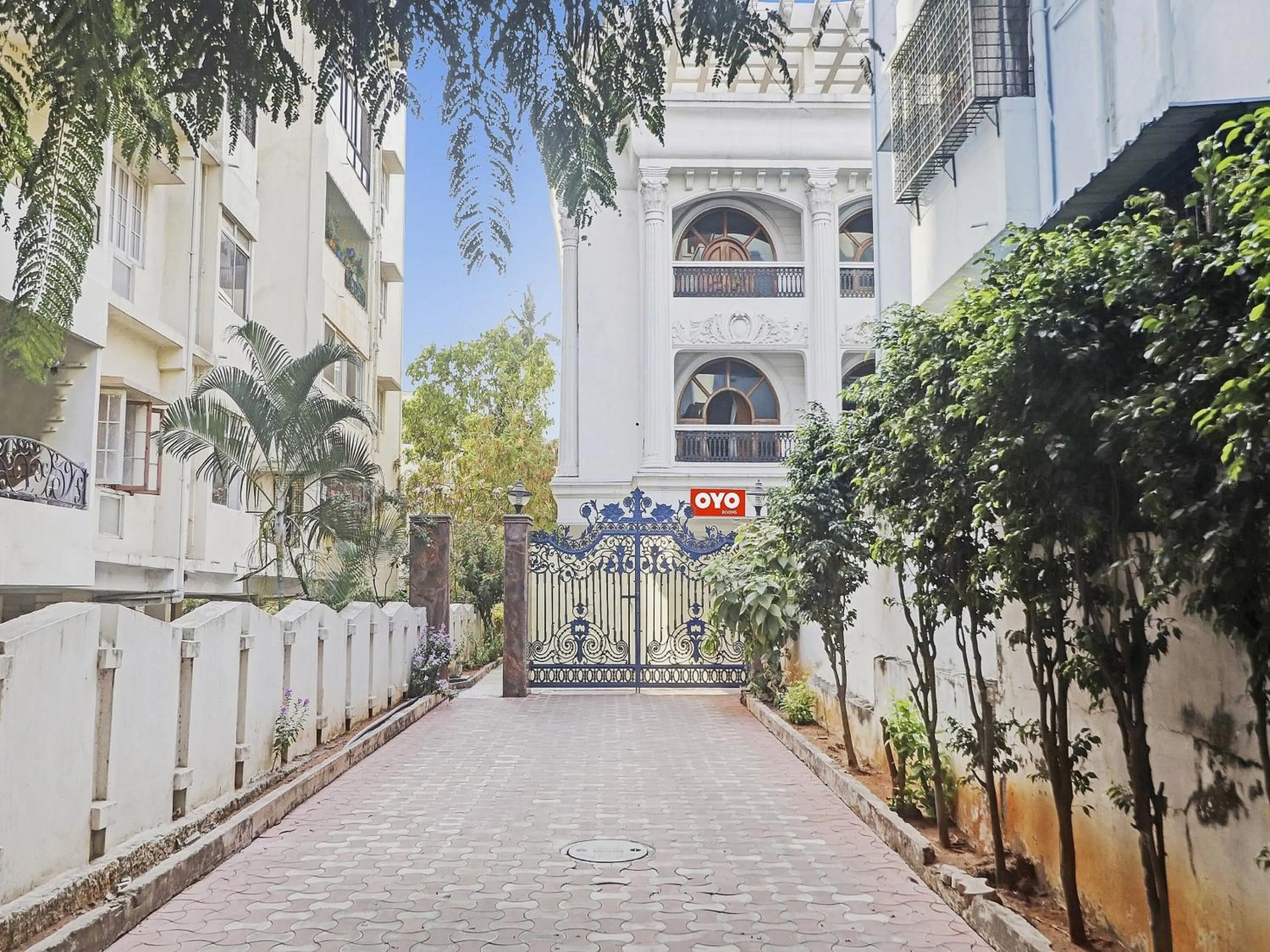 Facade/entrance in Super Hotel O Alpine Glow Crest