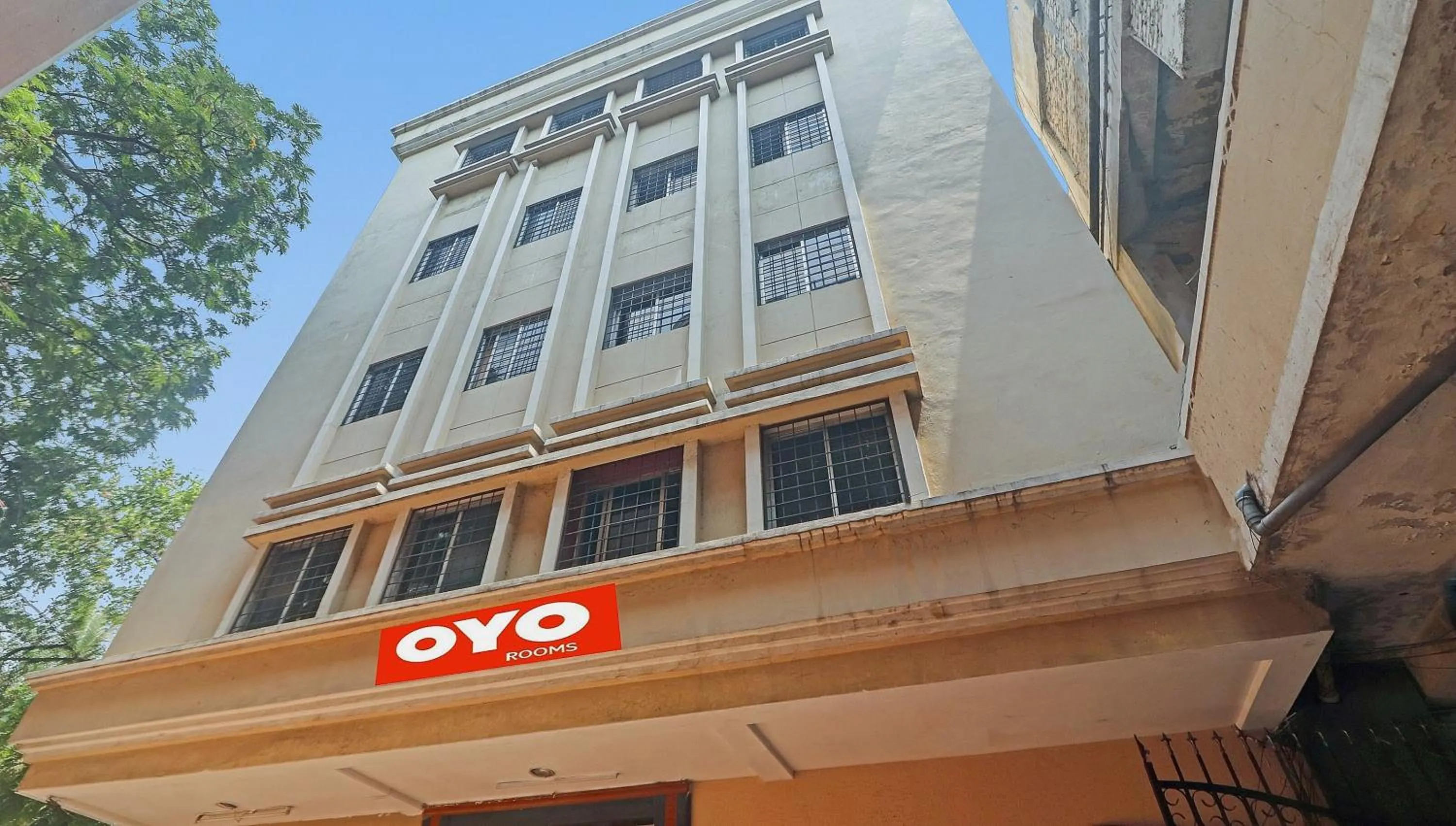 Facade/entrance in Hotel O Padmini Near Lakdikapool Metro Station