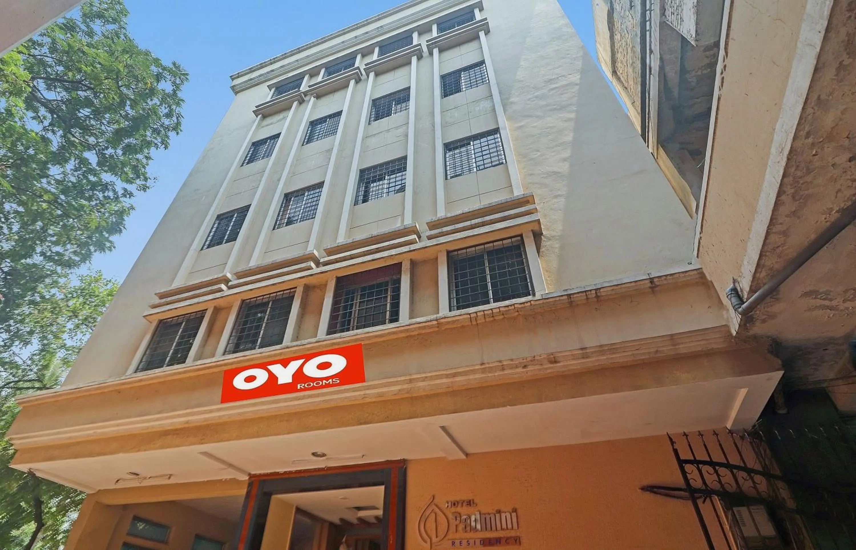 Facade/entrance in Hotel O Padmini Near Lakdikapool Metro Station