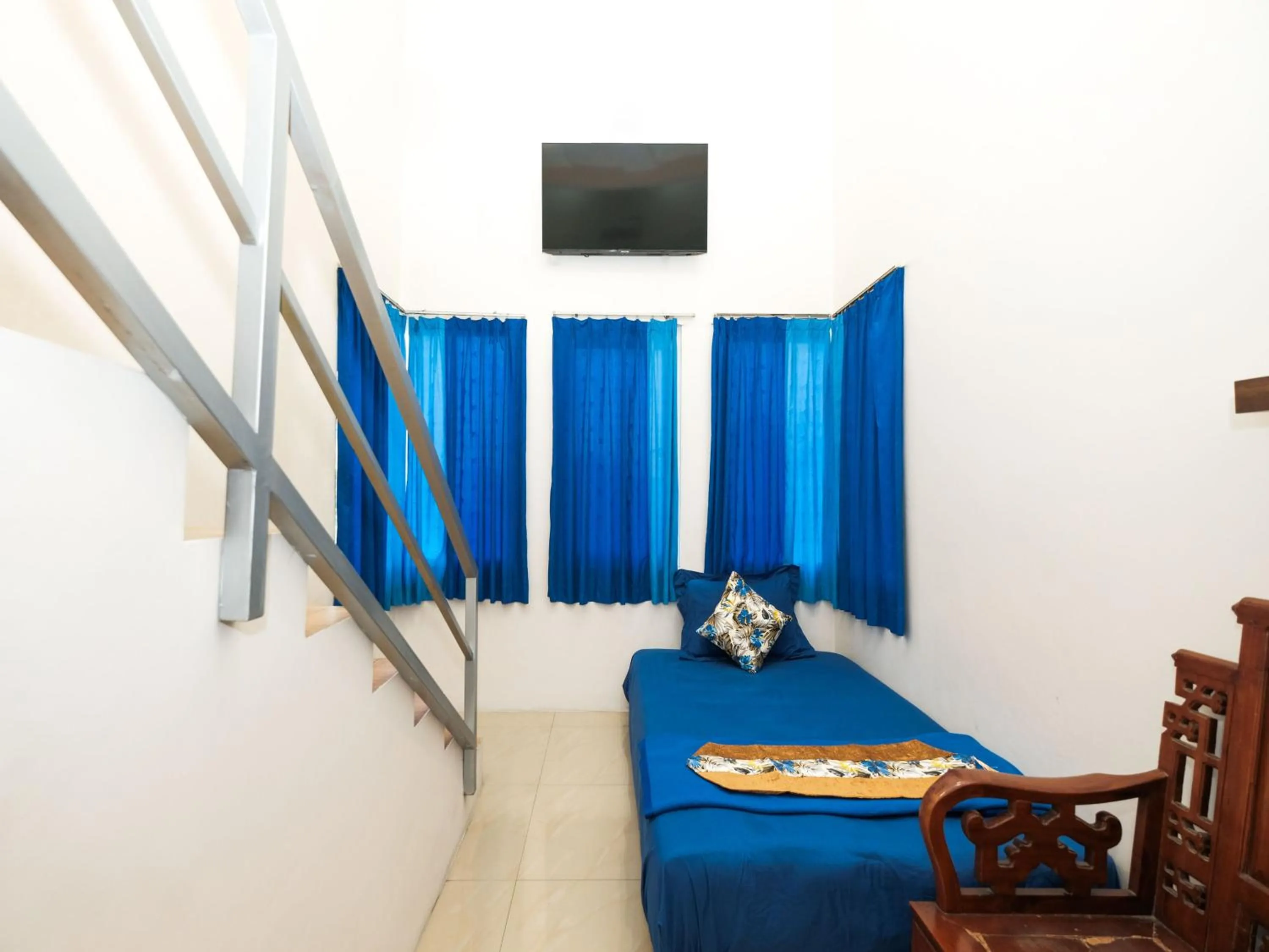 Seating area, Bed in Griya One Family