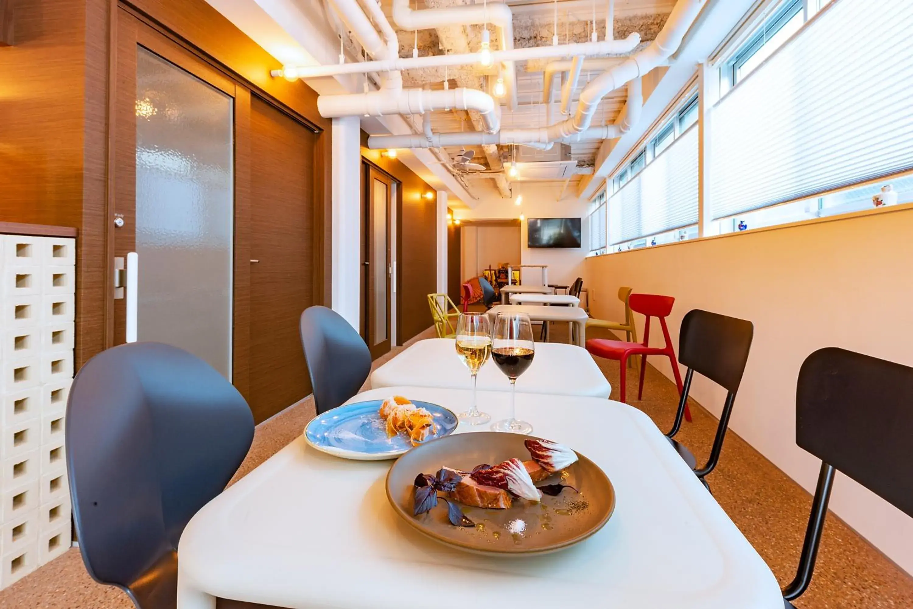 Food and drinks in plat hostel keikyu kamakura wave Food and drinks in plat hostel keikyu kamakura wave