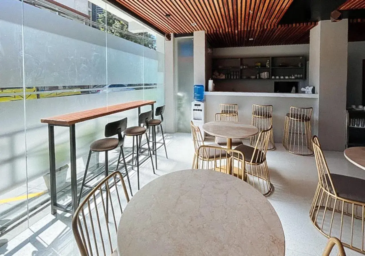 Restaurant/places to eat in RedDoorz near Southwestern University Restaurant/places to eat in RedDoorz near Southwestern University