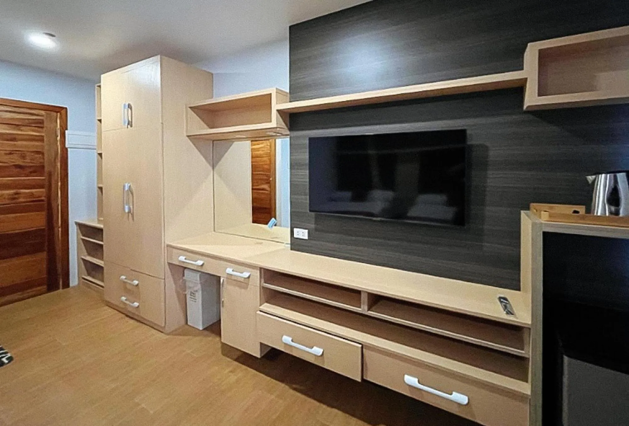 TV and multimedia in RedDoorz near Southwestern University