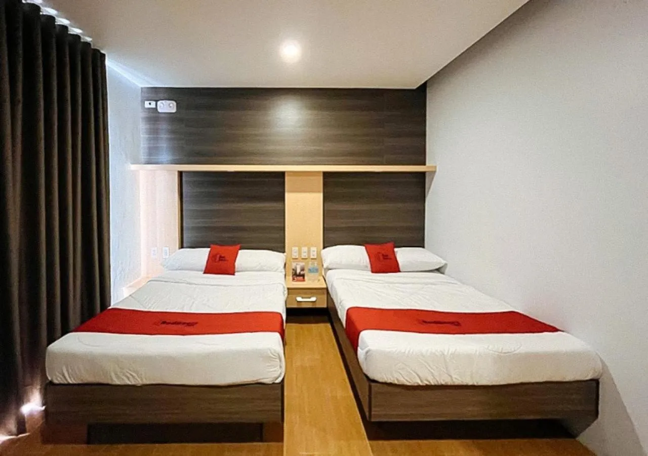 Bed in RedDoorz near Southwestern University