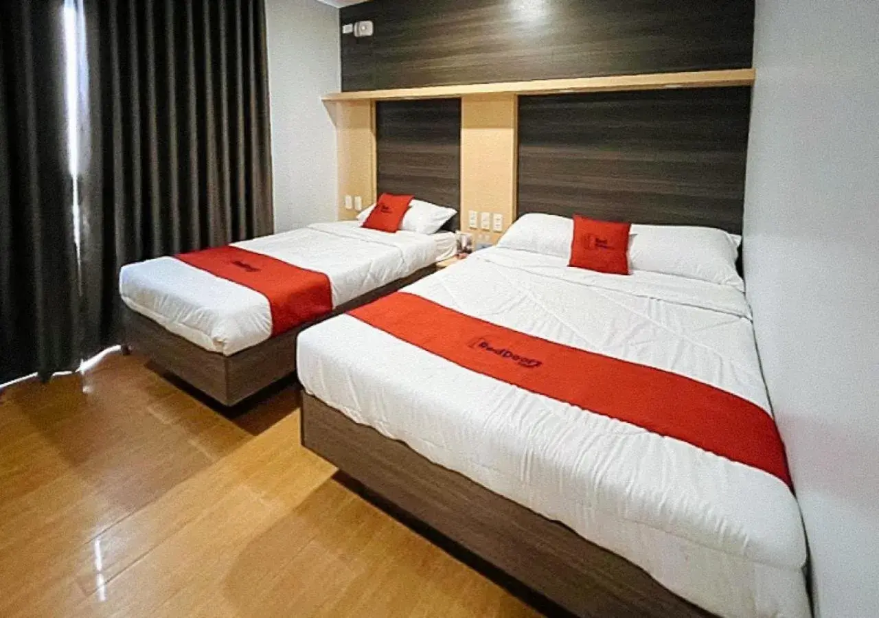 Bed in RedDoorz near Southwestern University Bed in RedDoorz near Southwestern University