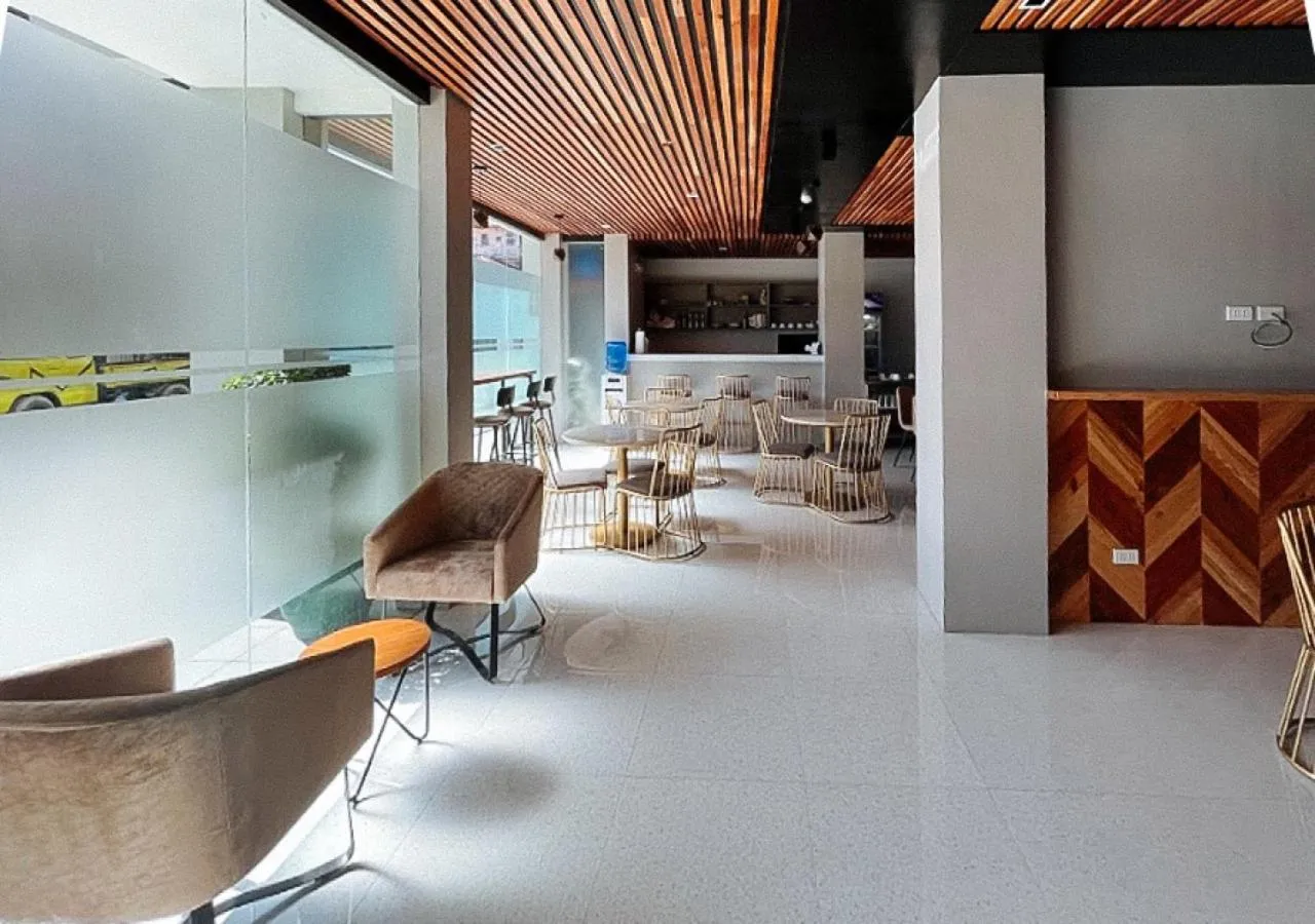 Restaurant/places to eat in RedDoorz near Southwestern University