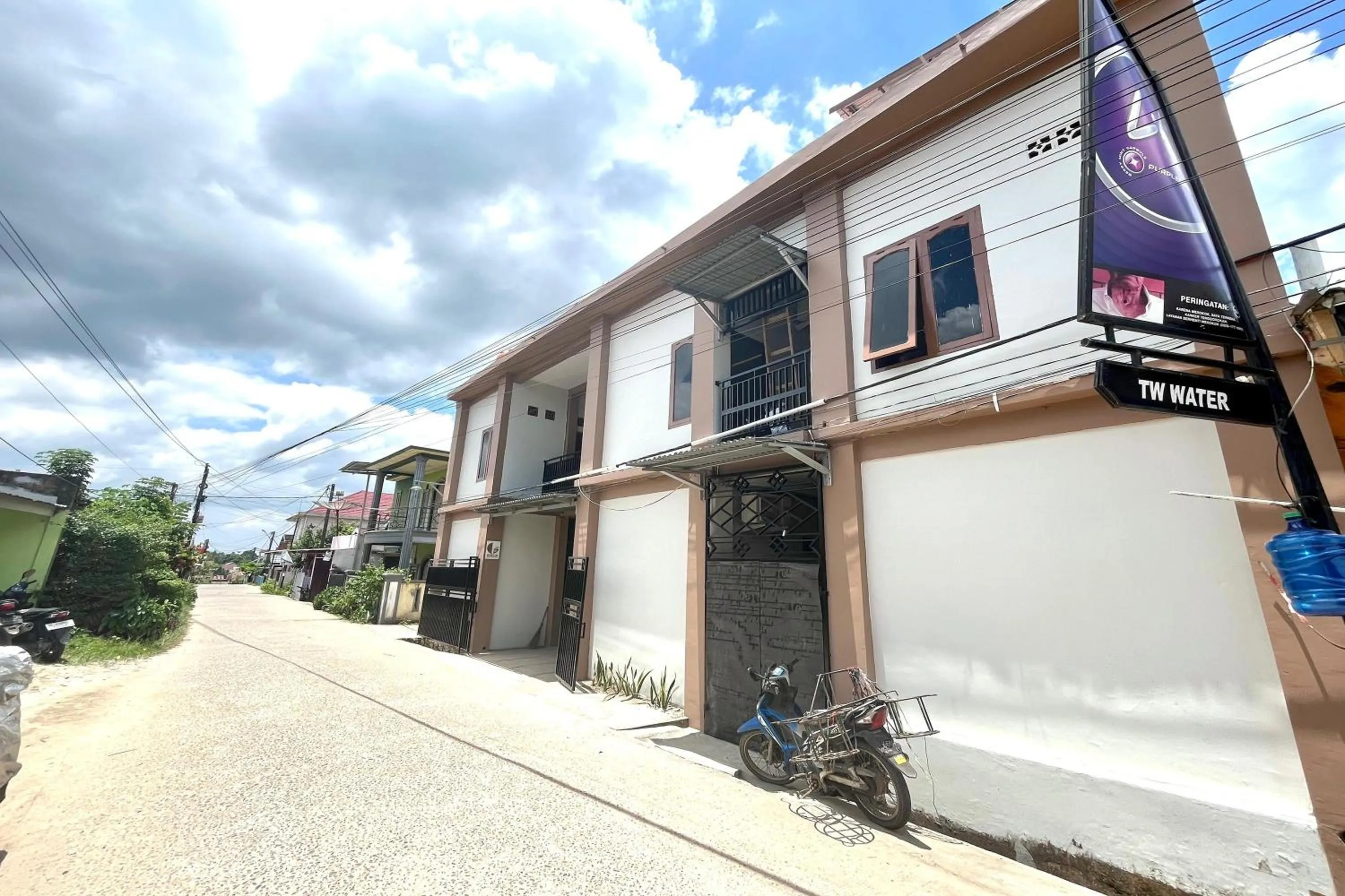 Property building in Gratia Guesthouse Syari'ah